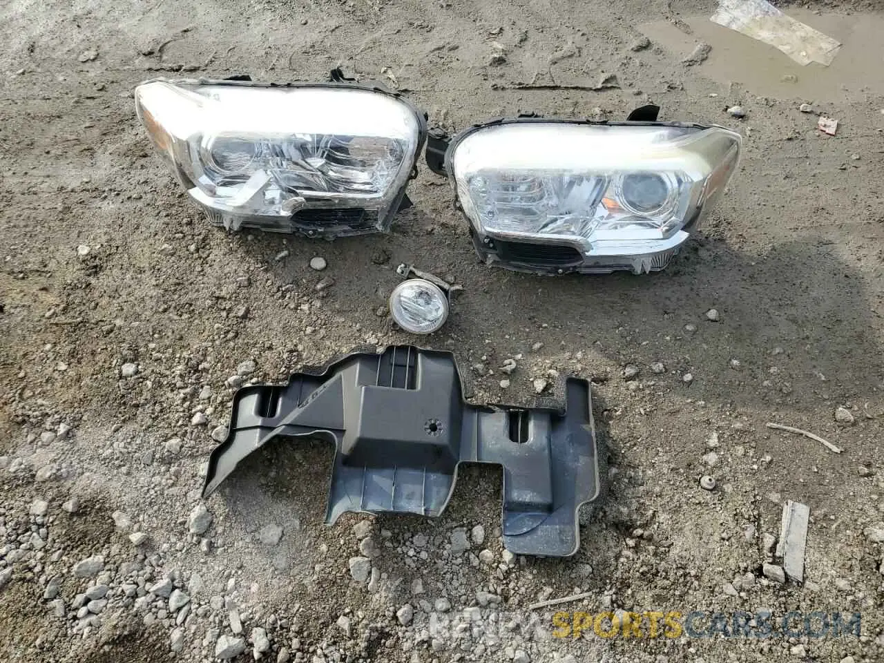 12 fotografías del automóvil dañado 5TFAX5GN2KX141595 TOYOTA TACOMA 2019