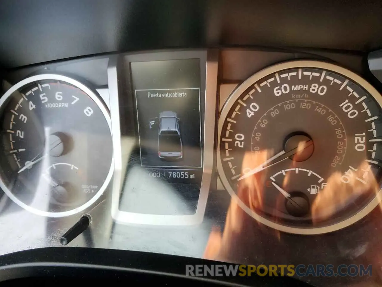 9 fotografías del automóvil dañado 5TFAX5GN2KX141595 TOYOTA TACOMA 2019