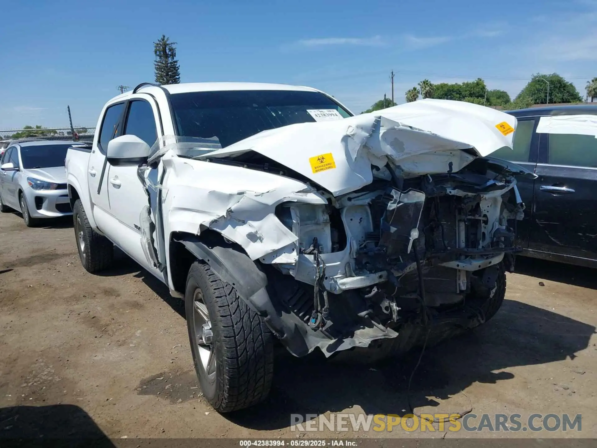 13 fotografías del automóvil dañado 5TFAX5GN2KX144352 TOYOTA TACOMA 2019