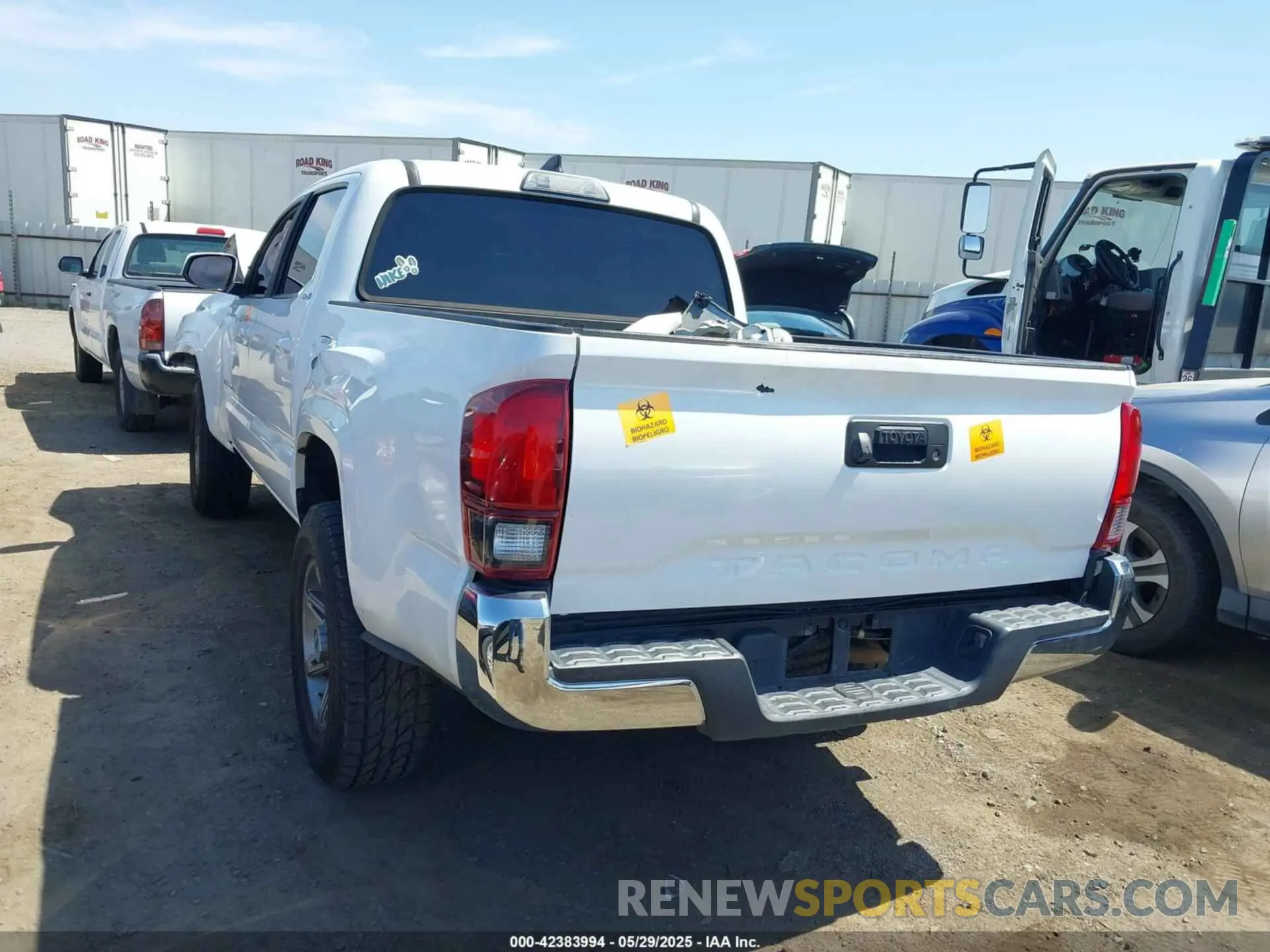 3 fotografías del automóvil dañado 5TFAX5GN2KX144352 TOYOTA TACOMA 2019