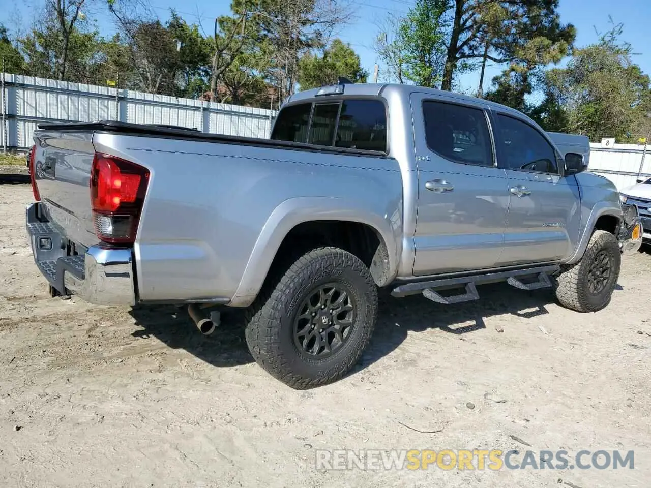 3 fotografías del automóvil dañado 5TFAX5GN2KX155755 TOYOTA TACOMA 2019