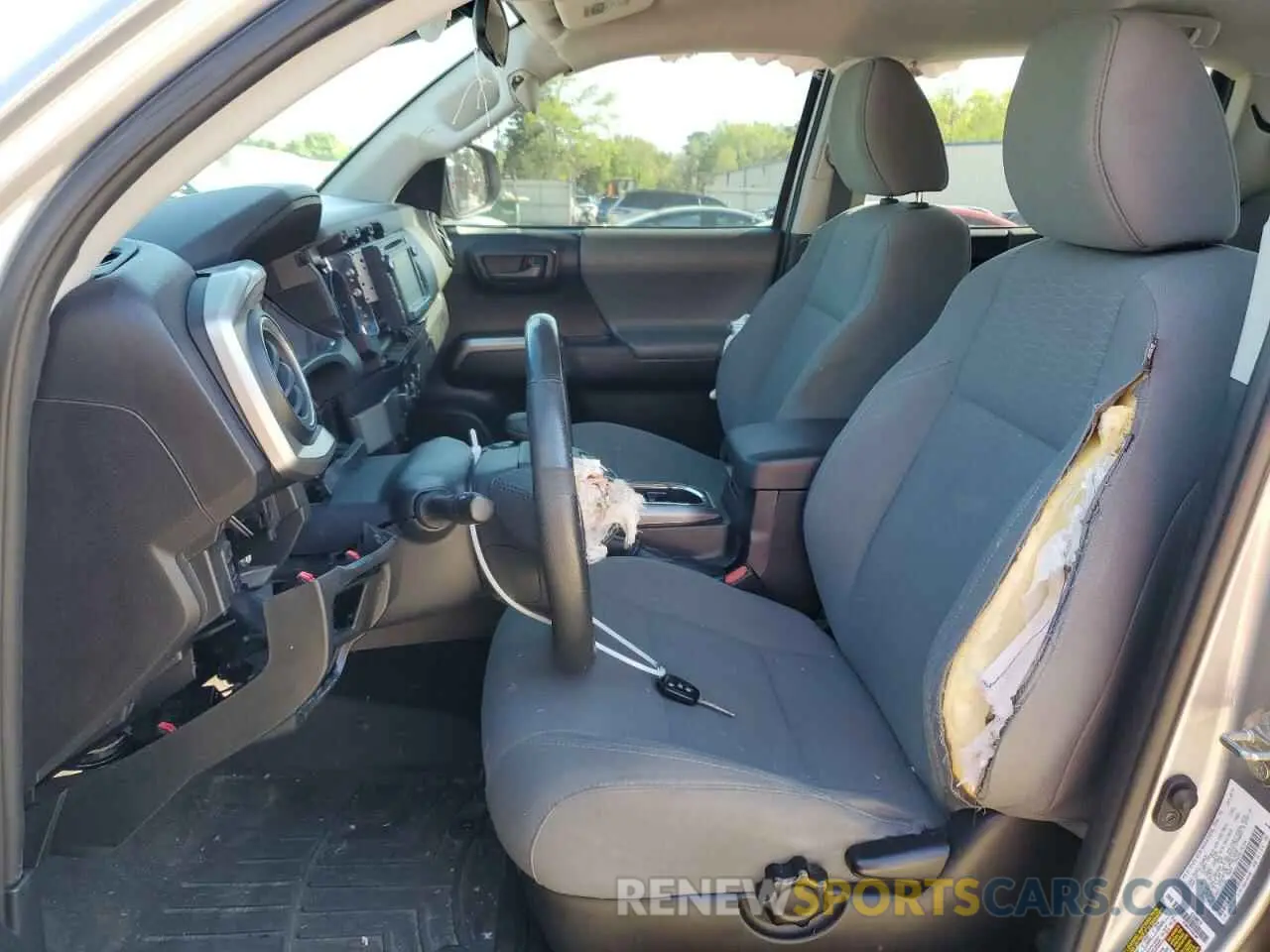 7 fotografías del automóvil dañado 5TFAX5GN2KX155755 TOYOTA TACOMA 2019