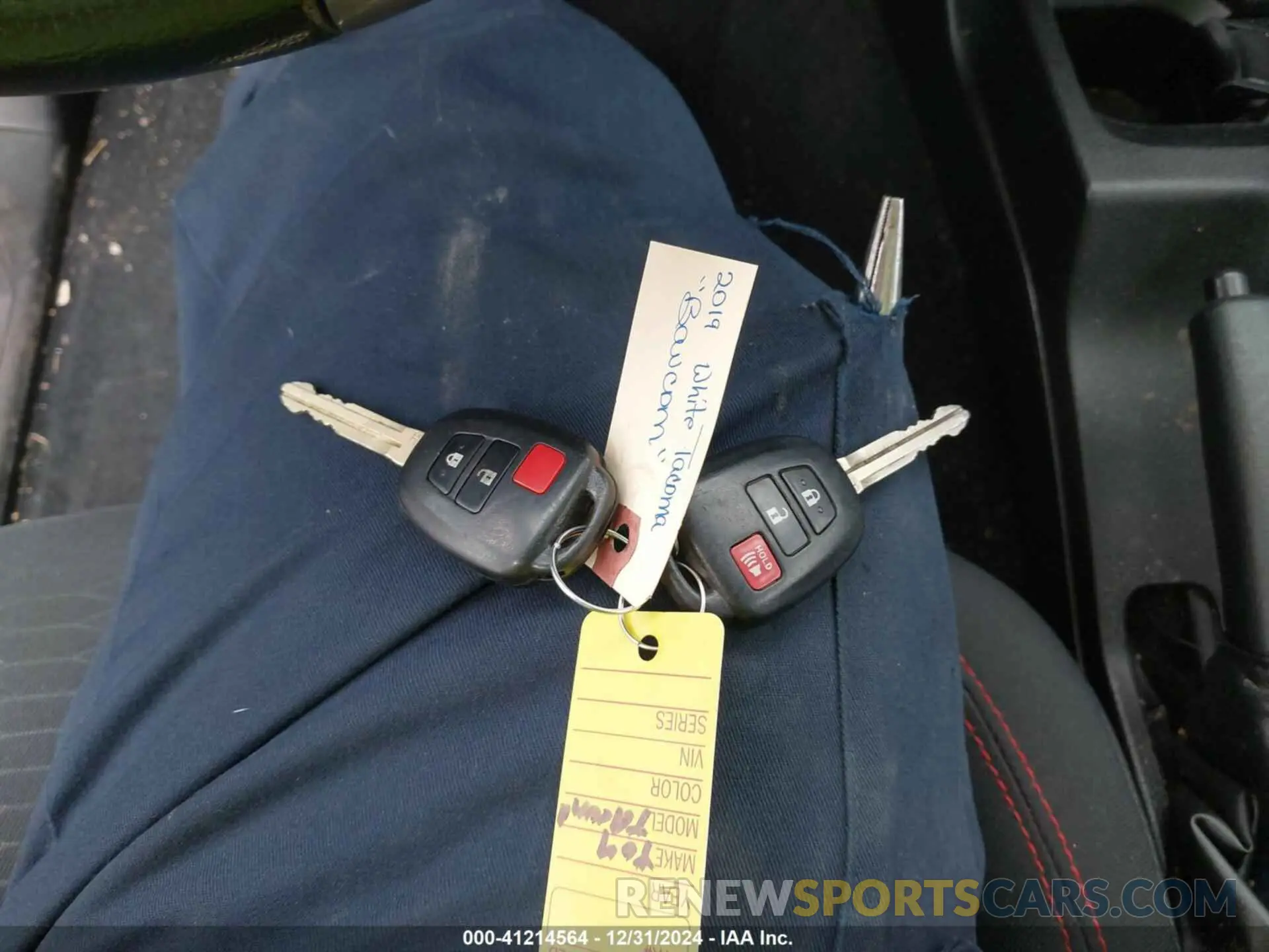 11 fotografías del automóvil dañado 5TFAX5GN3KX152055 TOYOTA TACOMA 2019
