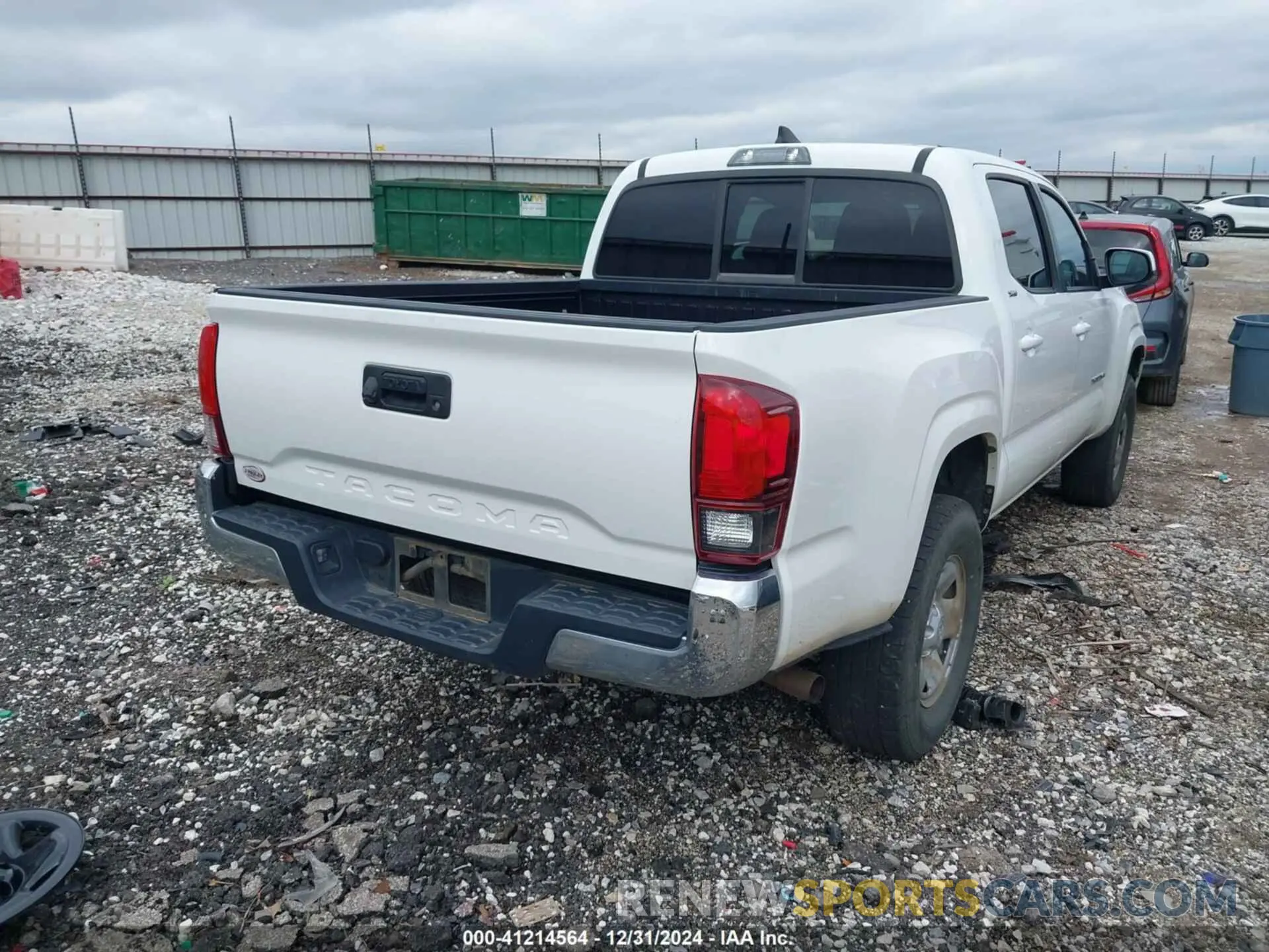 4 fotografías del automóvil dañado 5TFAX5GN3KX152055 TOYOTA TACOMA 2019