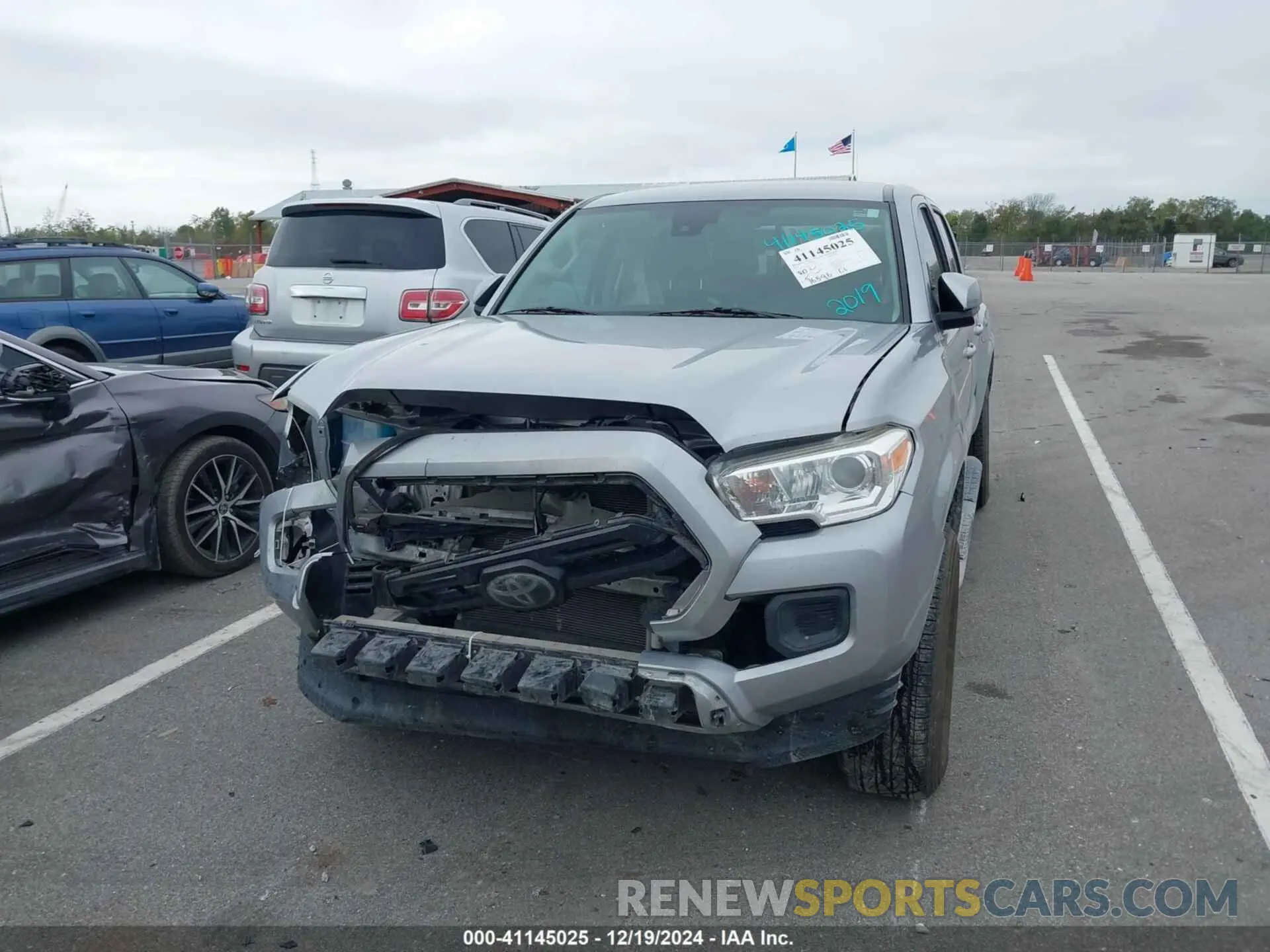 12 fotografías del automóvil dañado 5TFAX5GN3KX153349 TOYOTA TACOMA 2019