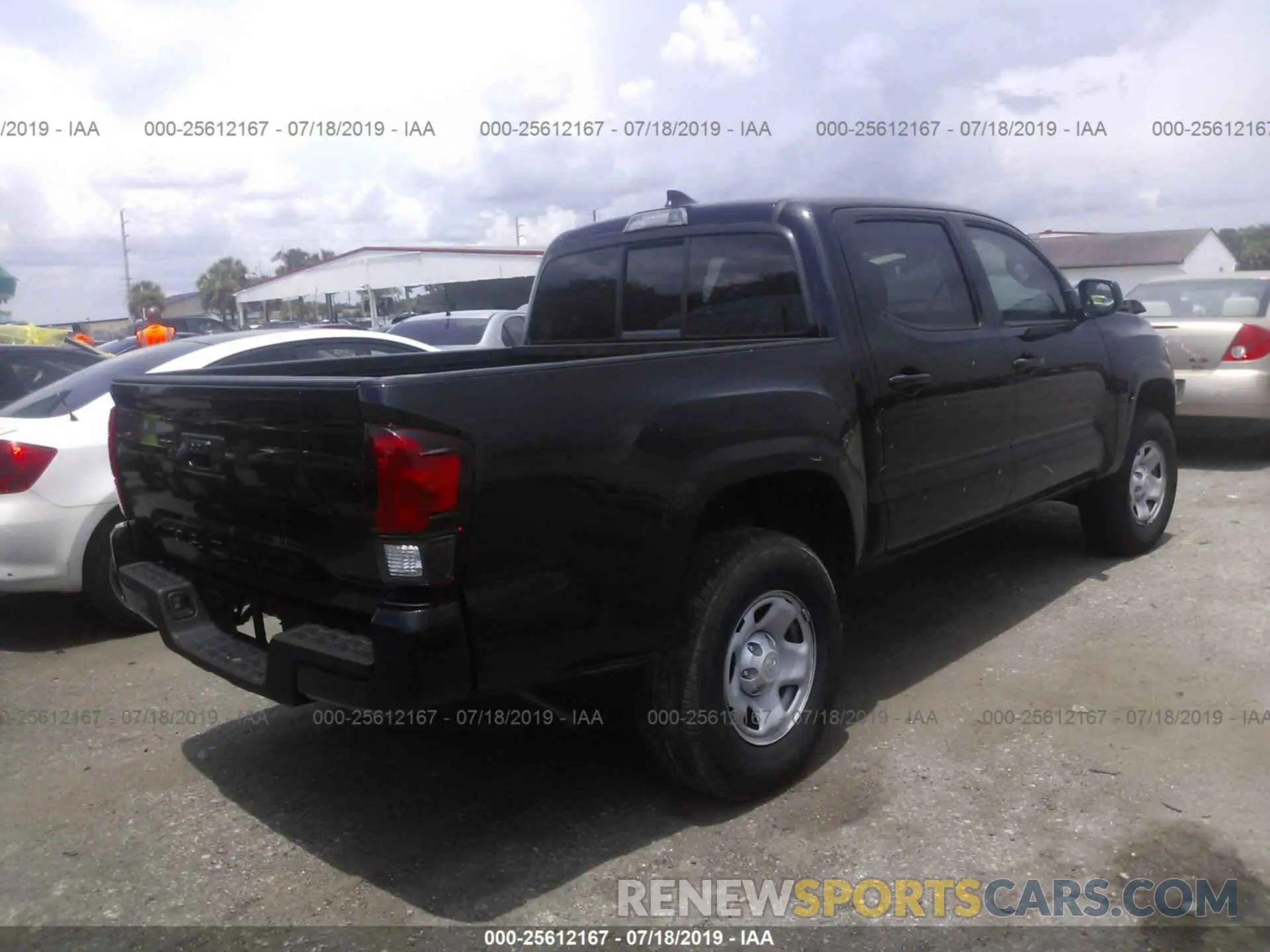 4 fotografías del automóvil dañado 5TFAX5GN5KX133071 TOYOTA TACOMA 2019