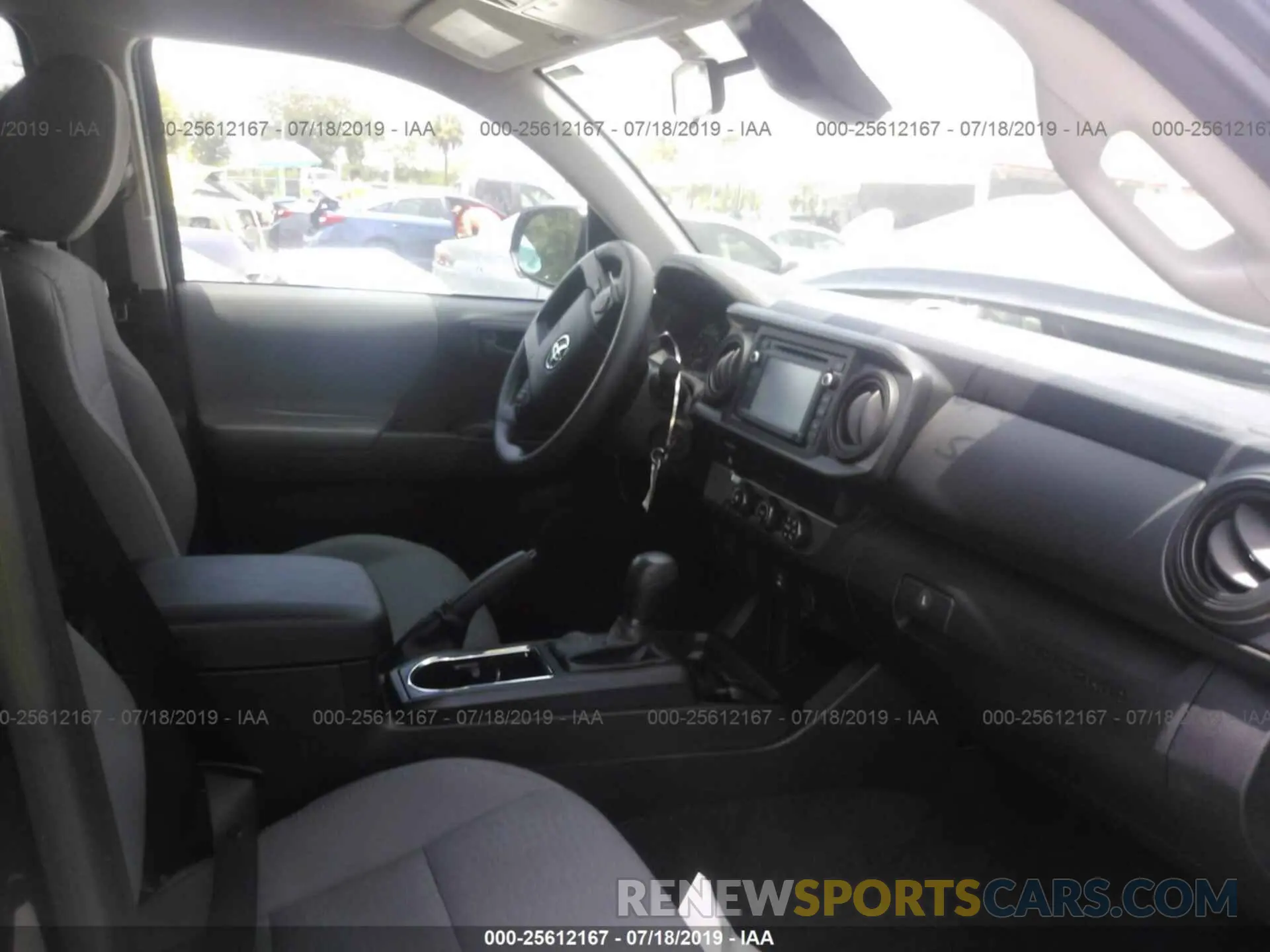5 fotografías del automóvil dañado 5TFAX5GN5KX133071 TOYOTA TACOMA 2019