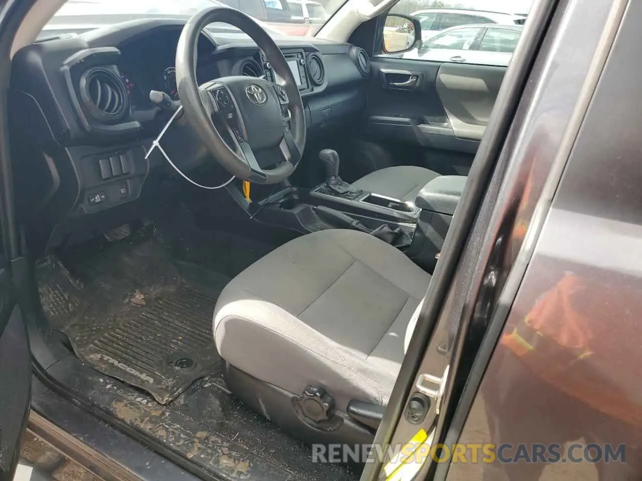 7 fotografías del automóvil dañado 5TFAX5GN5KX133099 TOYOTA TACOMA 2019