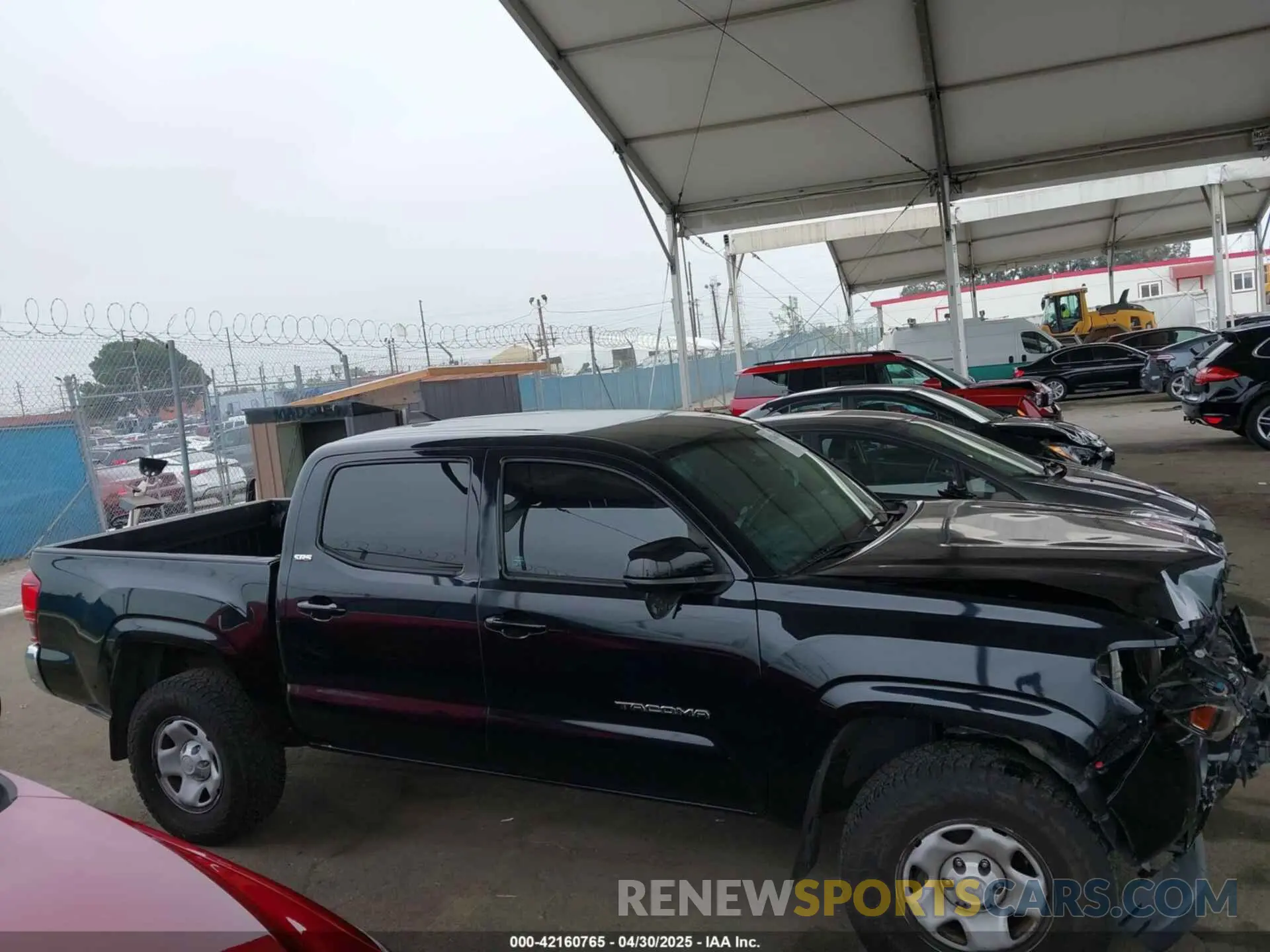 13 fotografías del automóvil dañado 5TFAX5GN5KX140795 TOYOTA TACOMA 2019