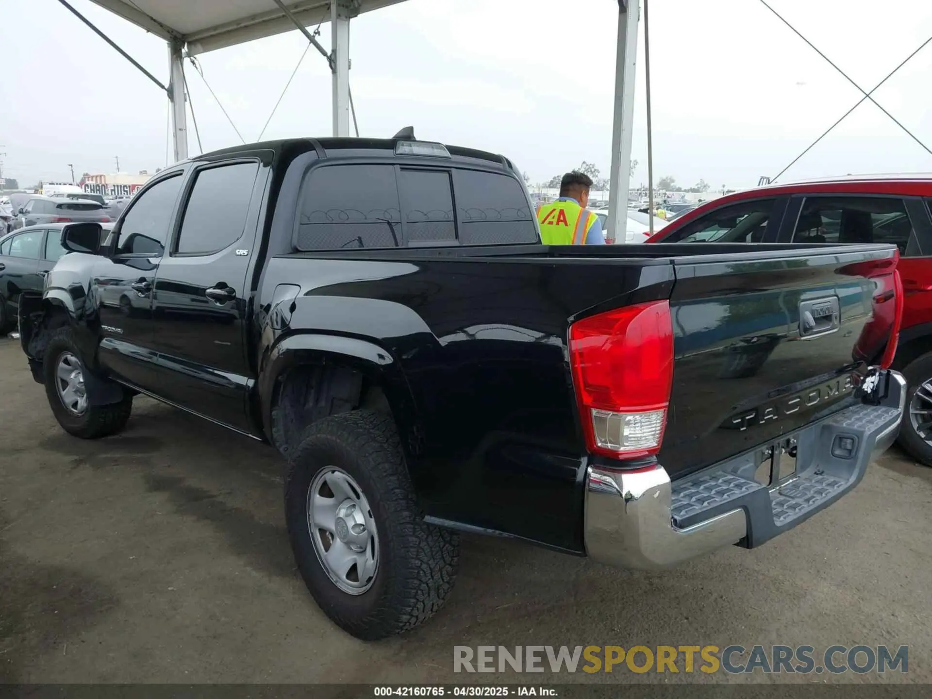 3 fotografías del automóvil dañado 5TFAX5GN5KX140795 TOYOTA TACOMA 2019