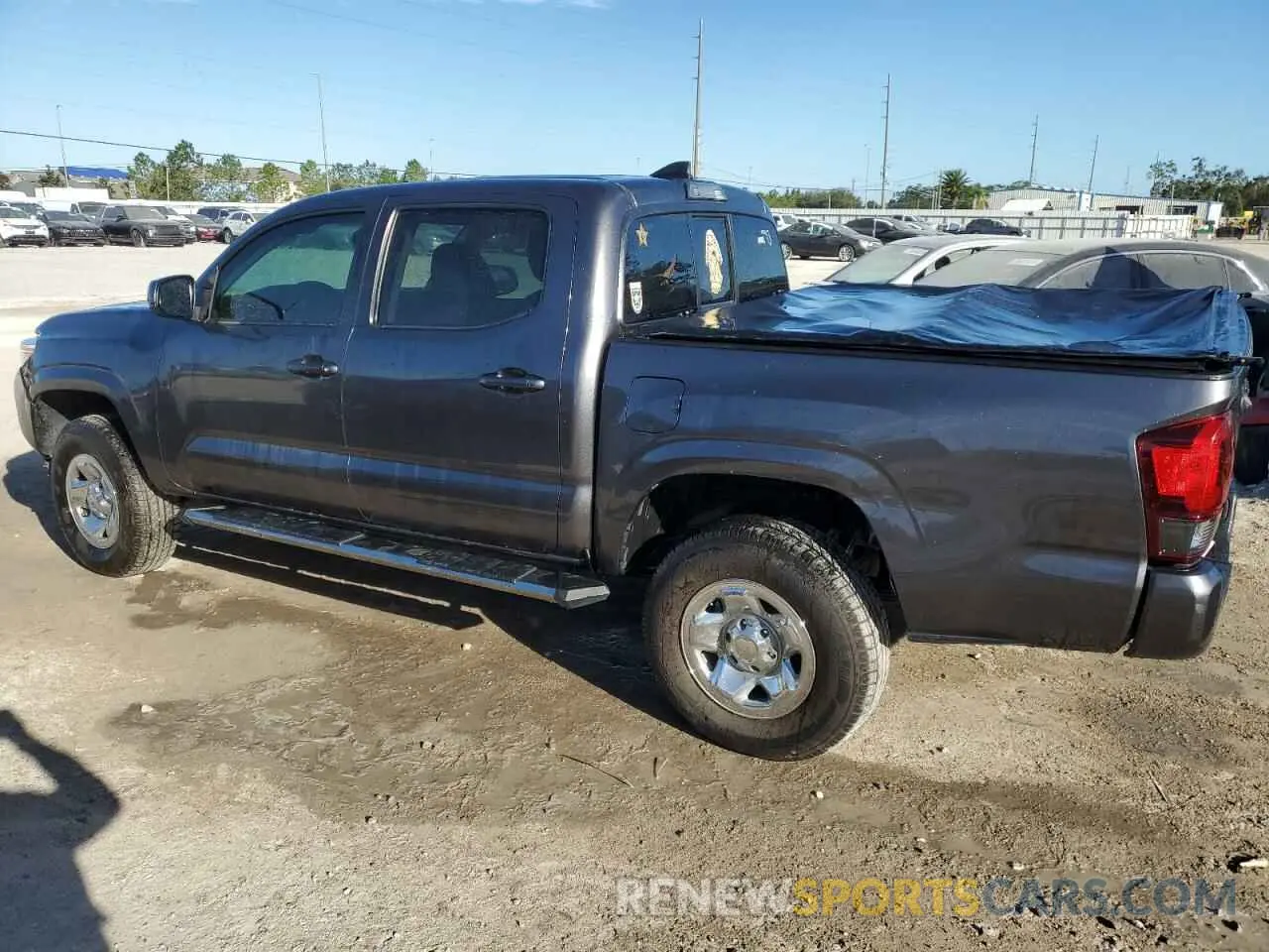 2 fotografías del automóvil dañado 5TFAX5GN5KX160187 TOYOTA TACOMA 2019