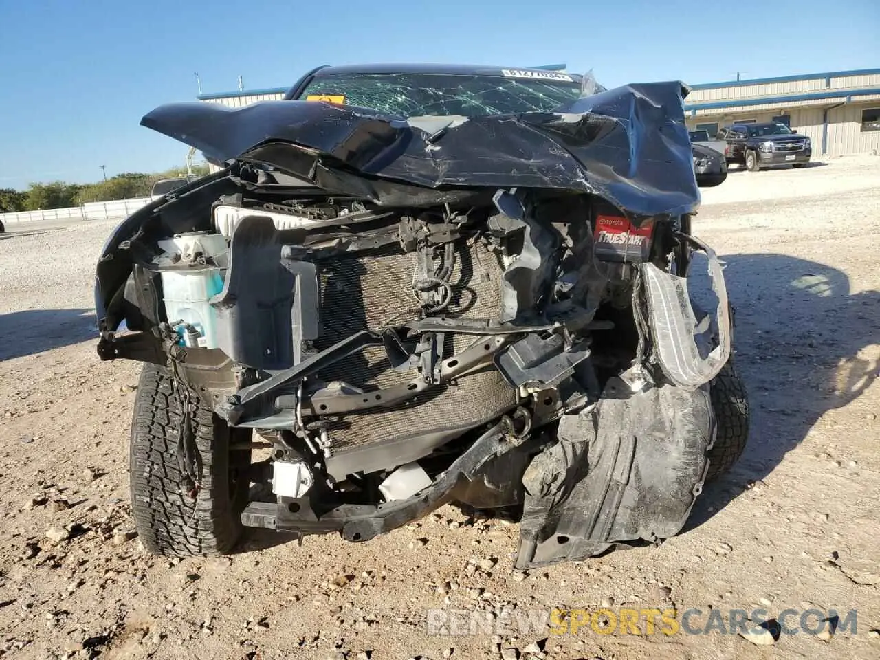 5 fotografías del automóvil dañado 5TFAX5GN6KX140286 TOYOTA TACOMA 2019