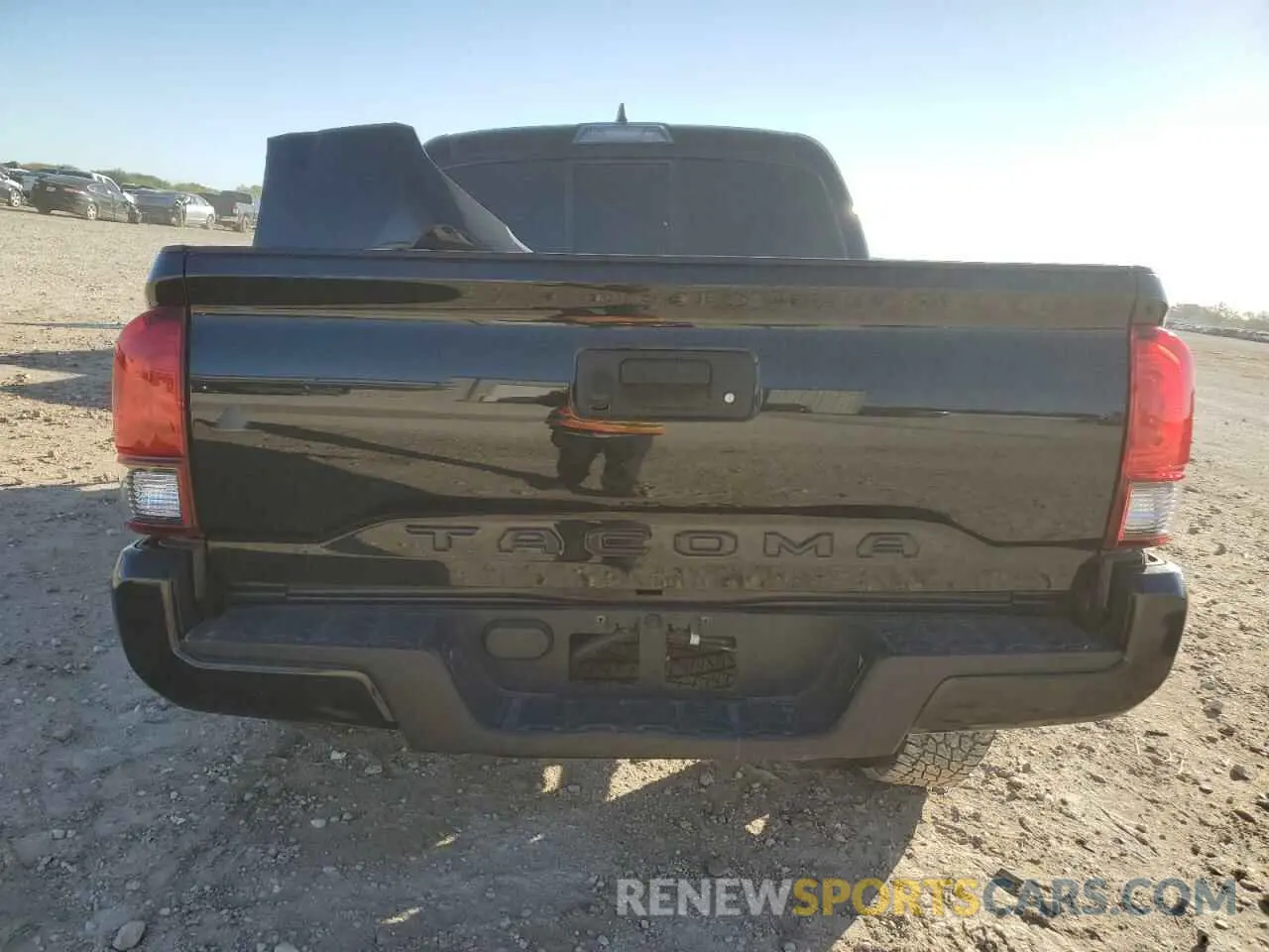 6 fotografías del automóvil dañado 5TFAX5GN6KX140286 TOYOTA TACOMA 2019