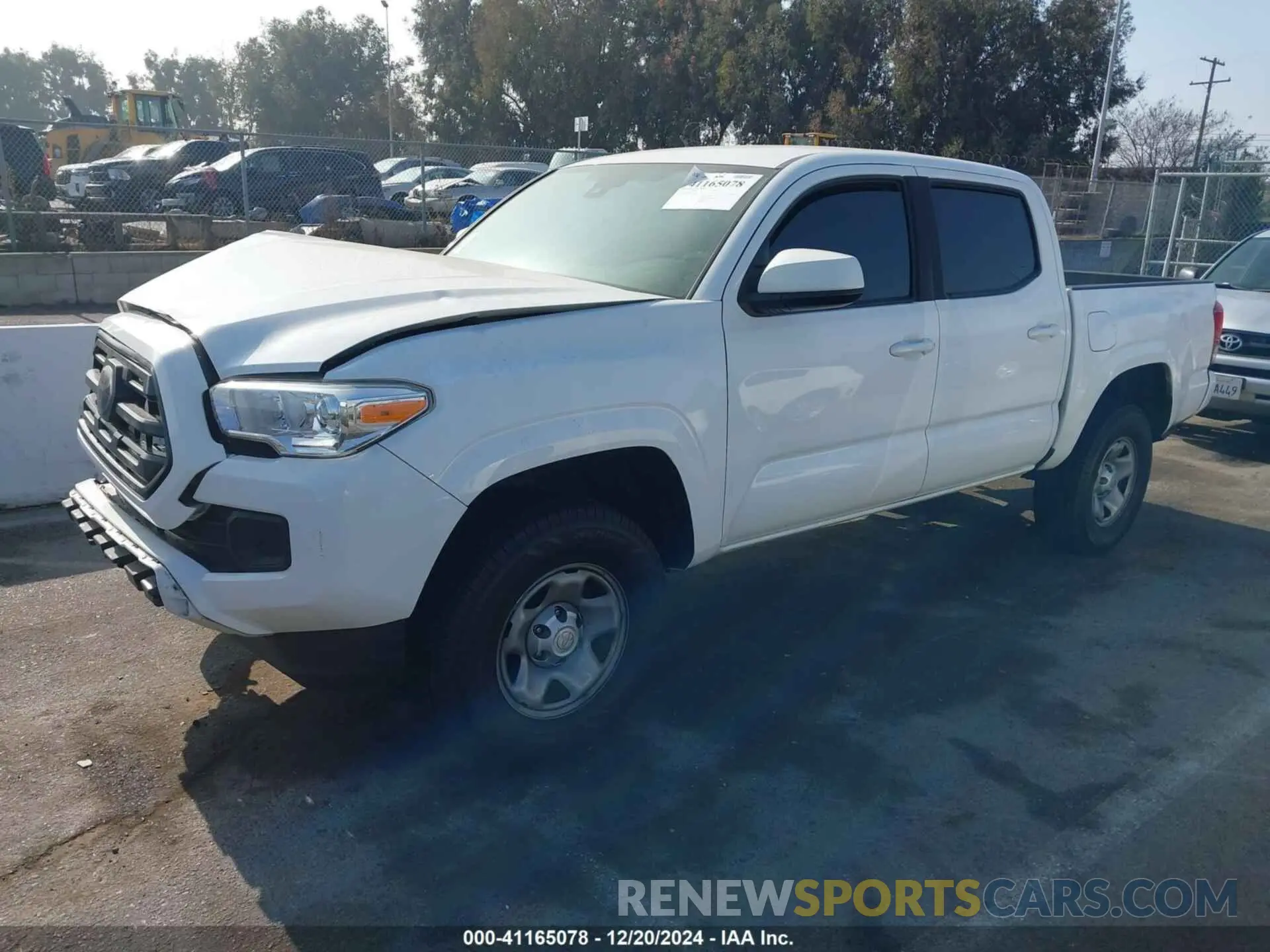 2 fotografías del automóvil dañado 5TFAX5GN6KX157413 TOYOTA TACOMA 2019