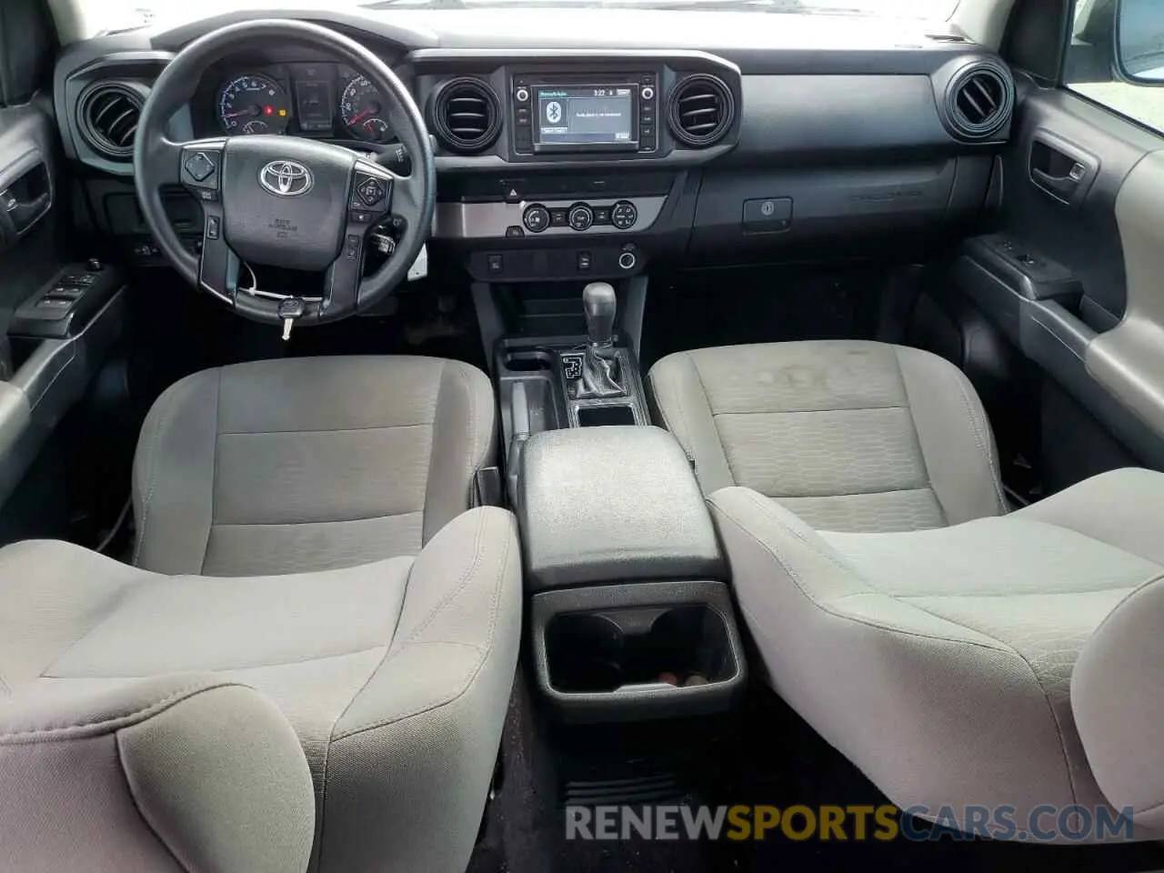 8 fotografías del automóvil dañado 5TFAX5GN7KX134996 TOYOTA TACOMA 2019