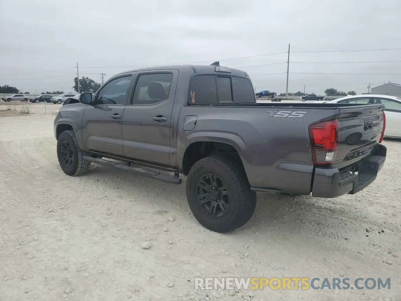 2 fotografías del automóvil dañado 5TFAX5GN7KX150535 TOYOTA TACOMA 2019