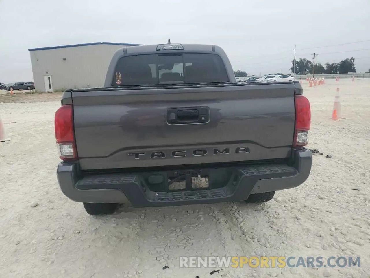 6 fotografías del automóvil dañado 5TFAX5GN7KX150535 TOYOTA TACOMA 2019