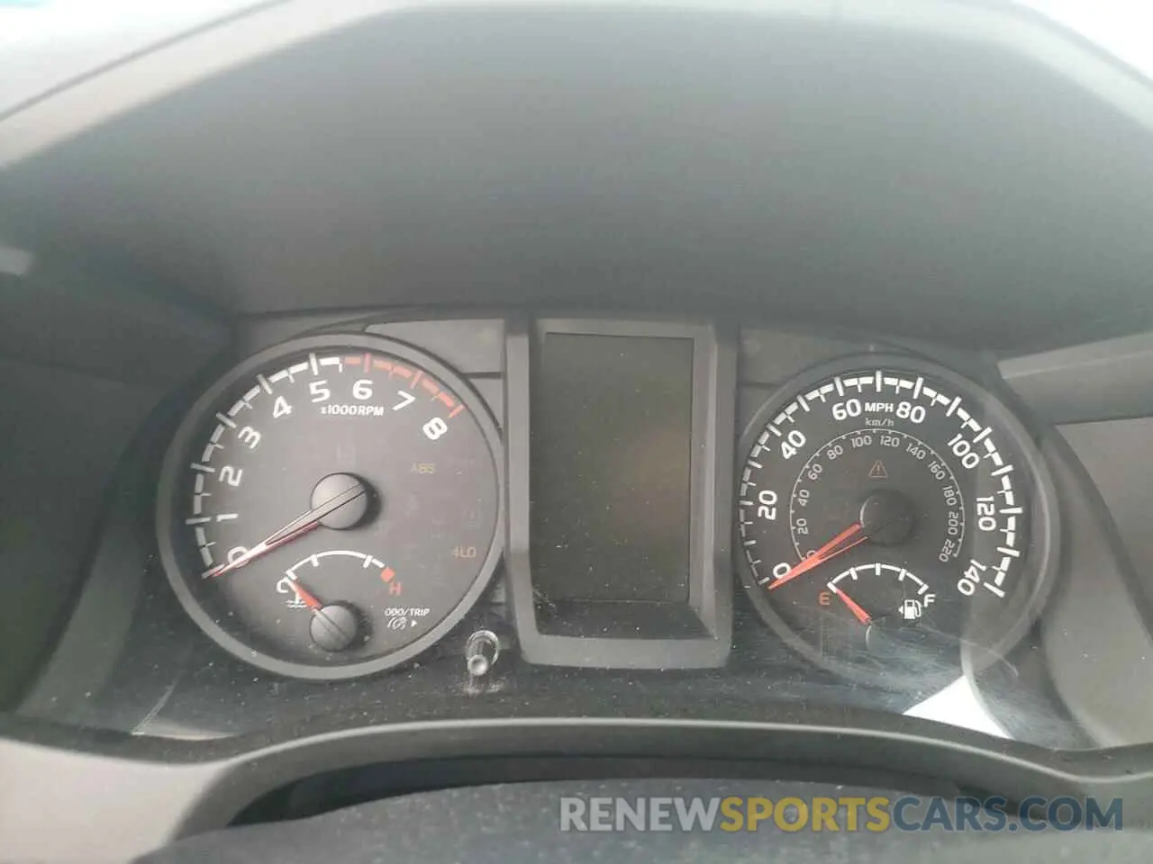 9 fotografías del automóvil dañado 5TFAX5GN7KX150535 TOYOTA TACOMA 2019
