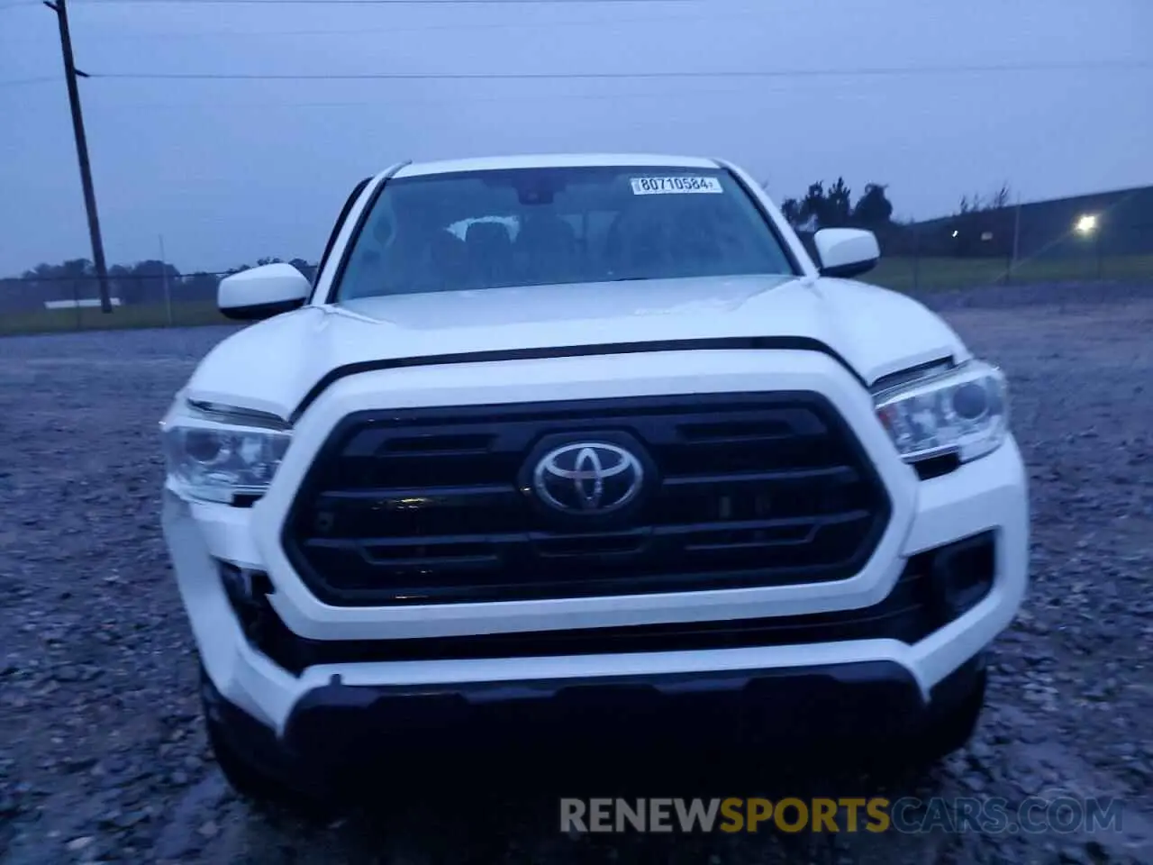 5 fotografías del automóvil dañado 5TFAX5GN7KX155945 TOYOTA TACOMA 2019