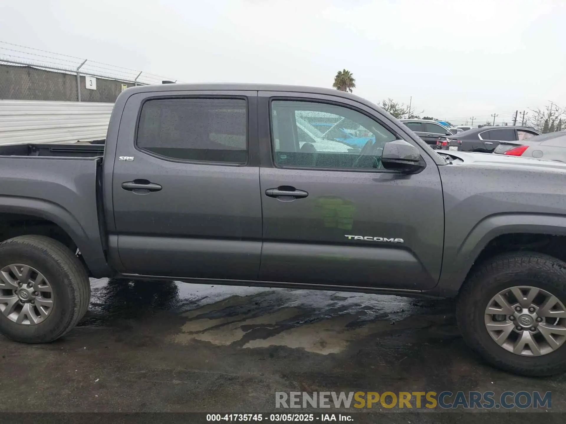 13 fotografías del automóvil dañado 5TFAX5GN8KX162919 TOYOTA TACOMA 2019