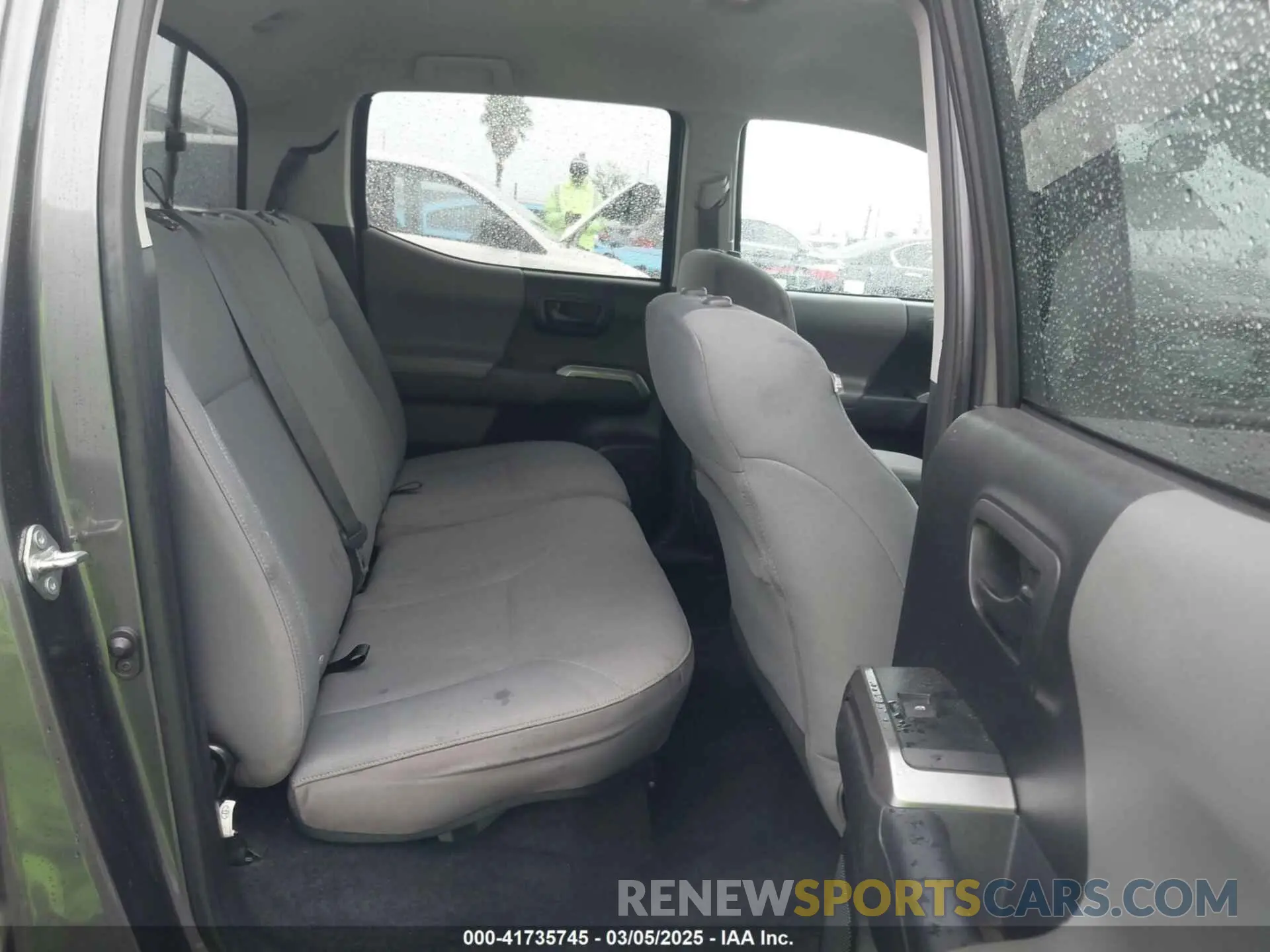 8 fotografías del automóvil dañado 5TFAX5GN8KX162919 TOYOTA TACOMA 2019