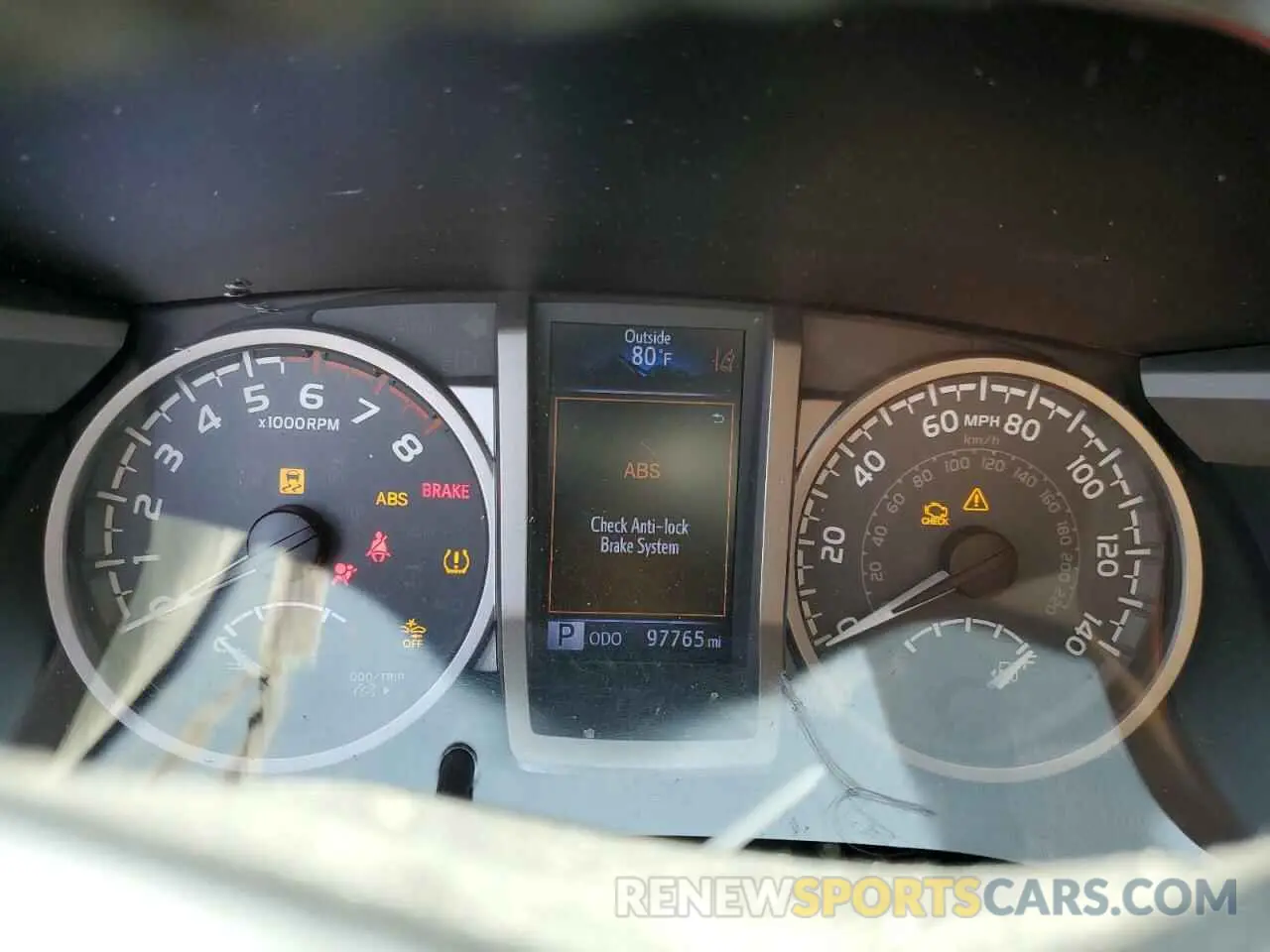 9 fotografías del automóvil dañado 5TFAX5GN9KX139259 TOYOTA TACOMA 2019