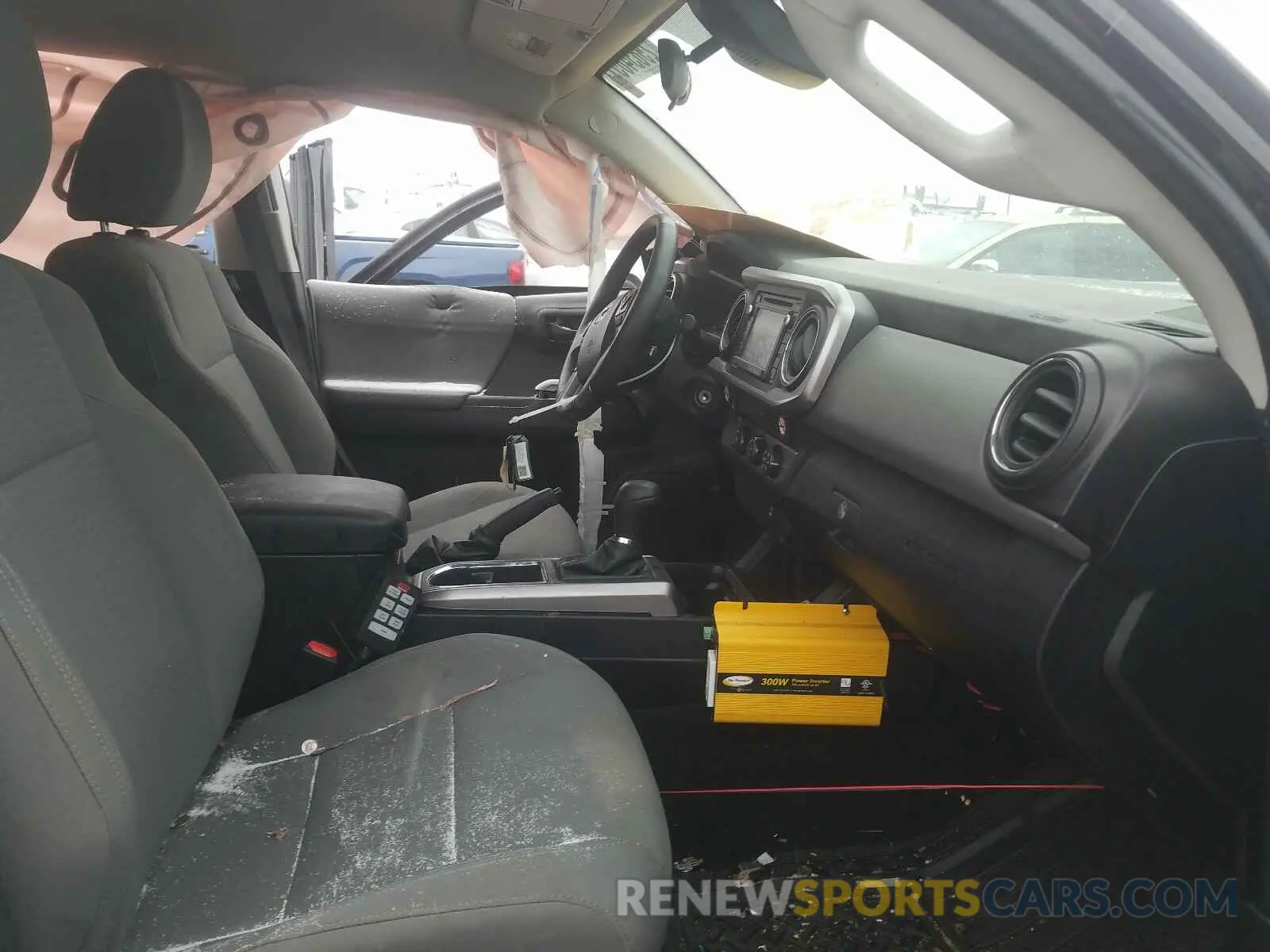 5 fotografías del automóvil dañado 5TFAX5GNXKX153901 TOYOTA TACOMA 2019