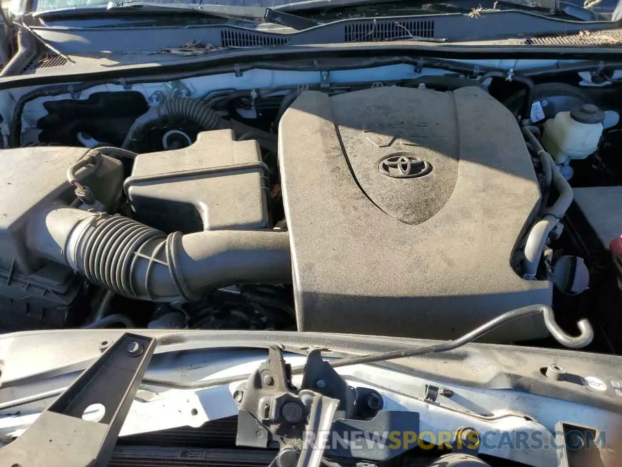 11 fotografías del automóvil dañado 5TFAZ5CN1KX072625 TOYOTA TACOMA 2019