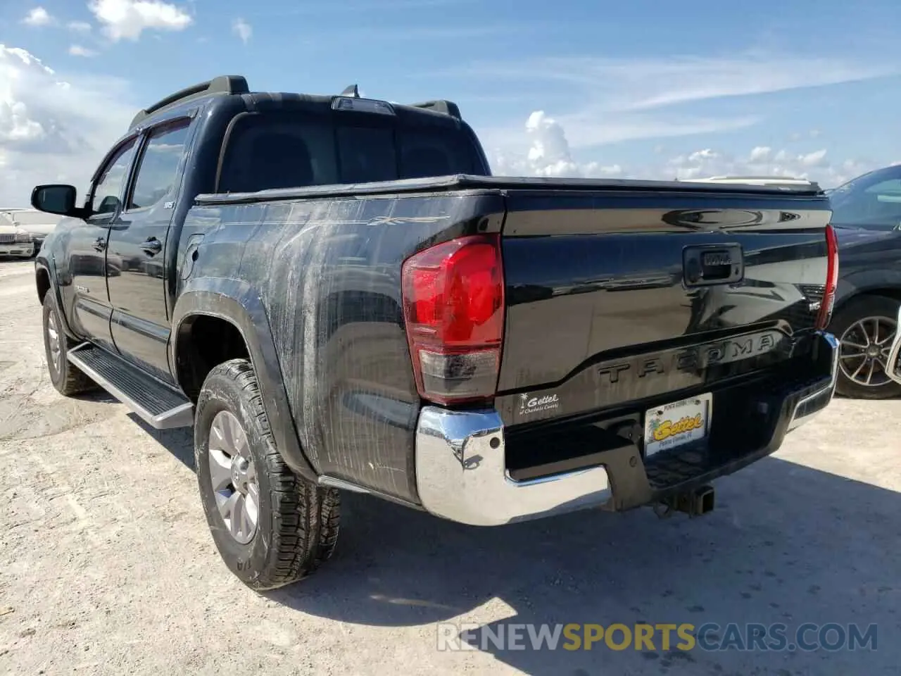 3 fotografías del automóvil dañado 5TFAZ5CN2KX076697 TOYOTA TACOMA 2019