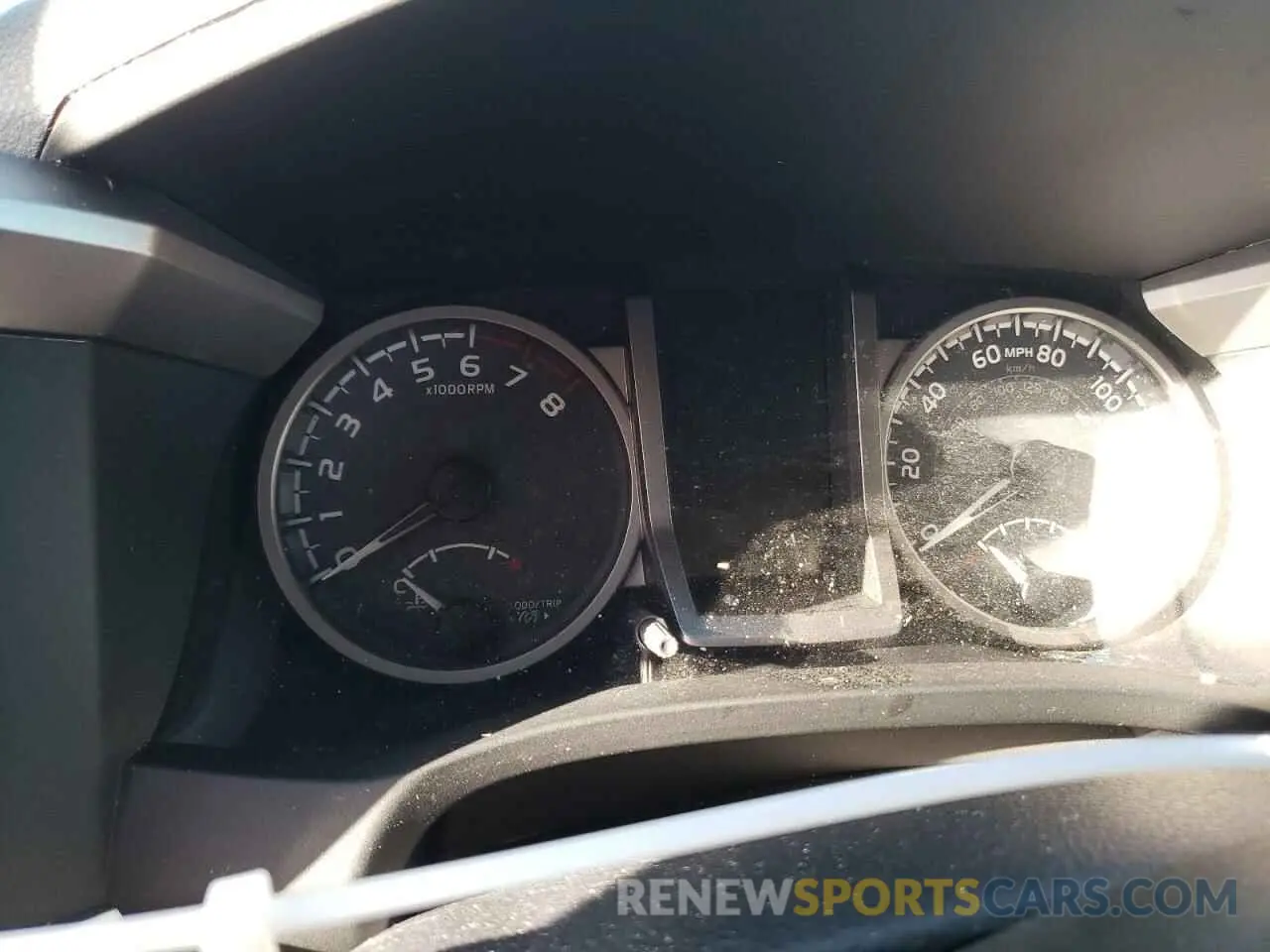 8 fotografías del automóvil dañado 5TFAZ5CN2KX076697 TOYOTA TACOMA 2019