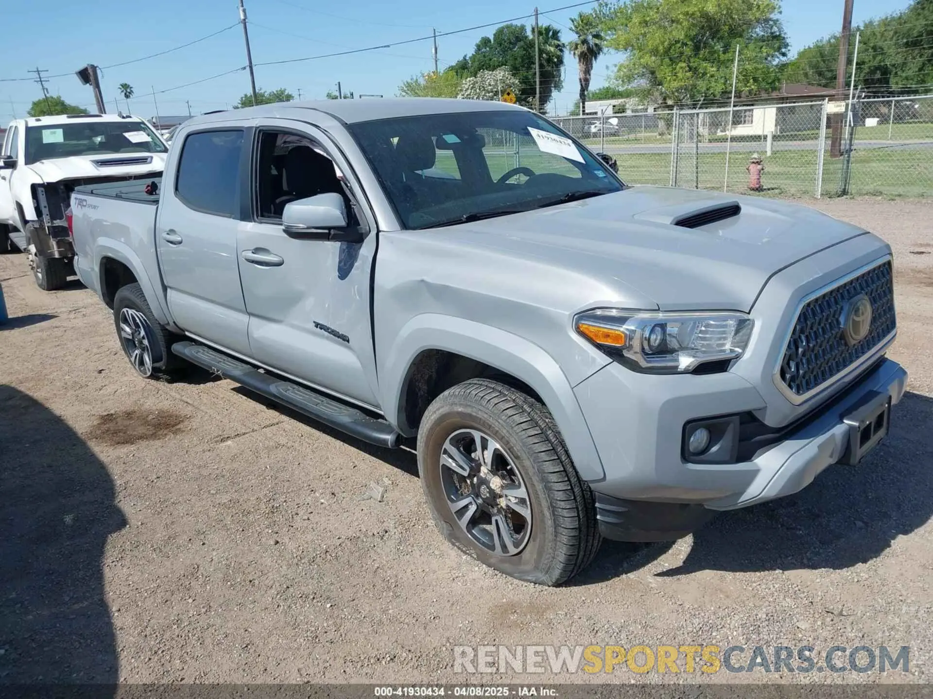 1 fotografías del automóvil dañado 5TFAZ5CN3KX086378 TOYOTA TACOMA 2019