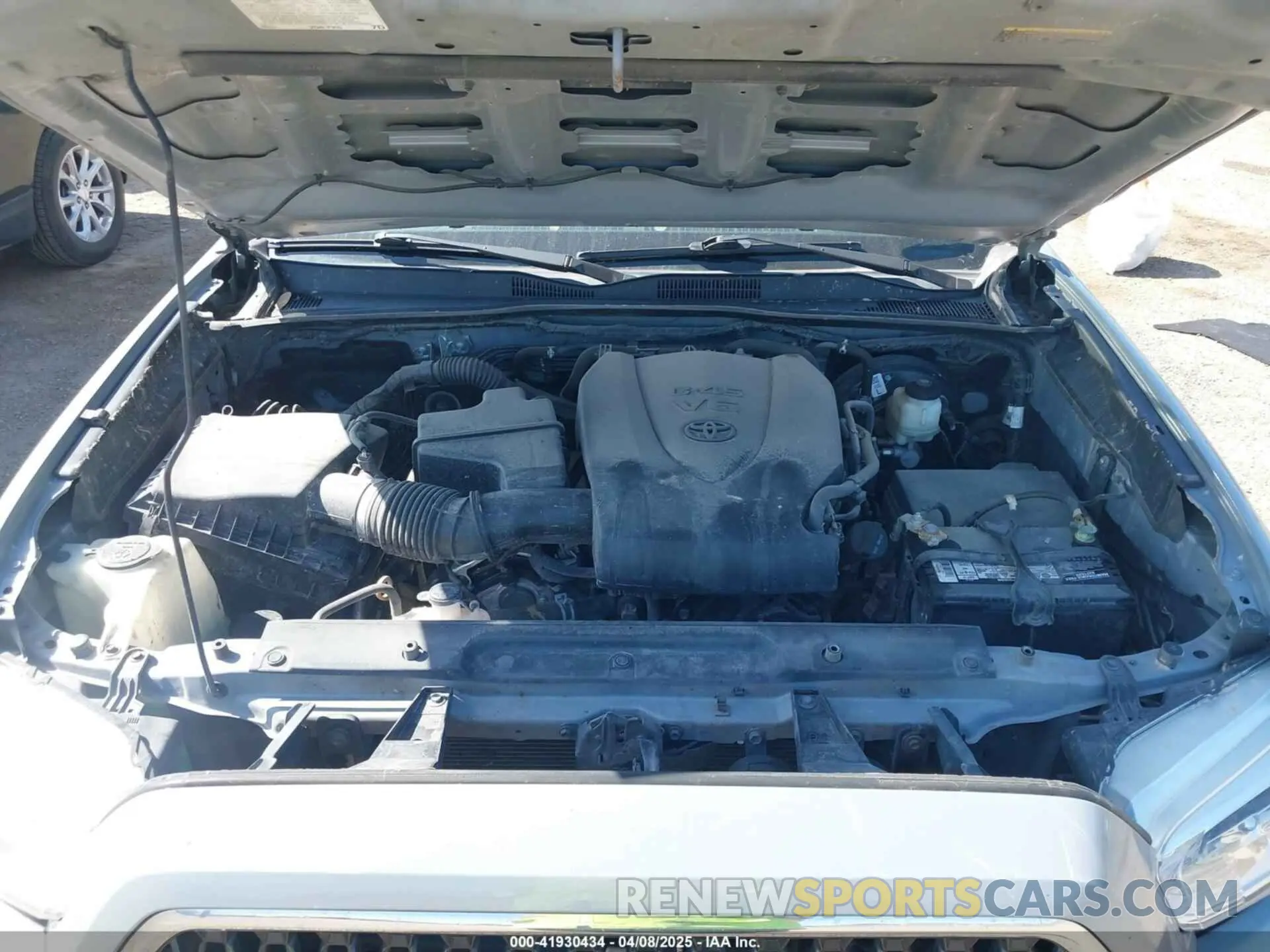 10 fotografías del automóvil dañado 5TFAZ5CN3KX086378 TOYOTA TACOMA 2019