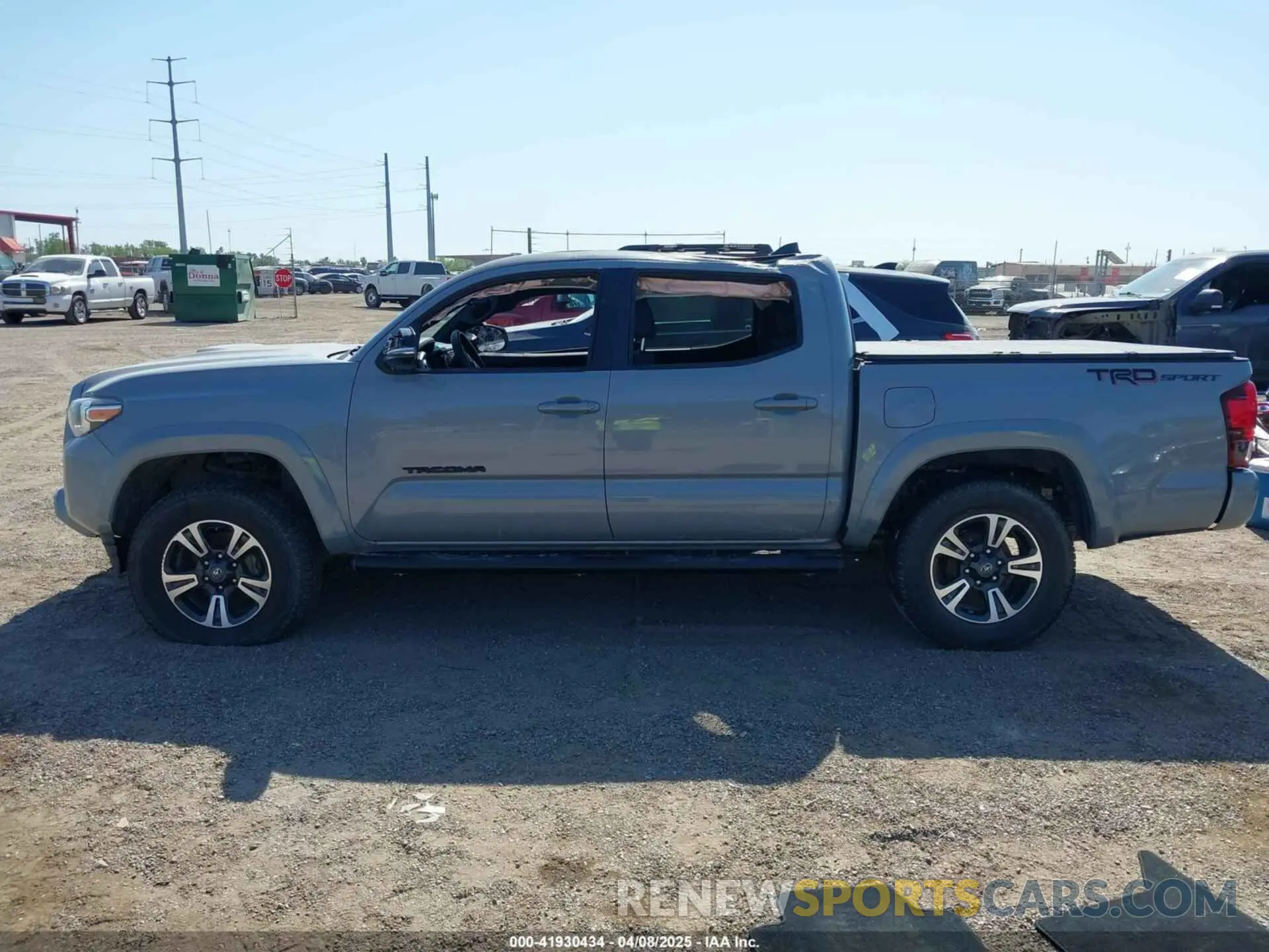 13 fotografías del automóvil dañado 5TFAZ5CN3KX086378 TOYOTA TACOMA 2019