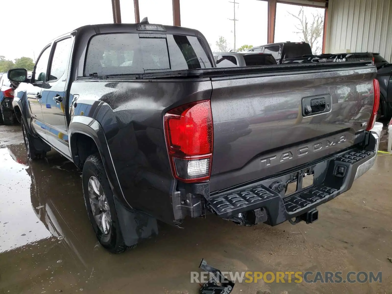 3 fotografías del automóvil dañado 5TFAZ5CN4KX076023 TOYOTA TACOMA 2019