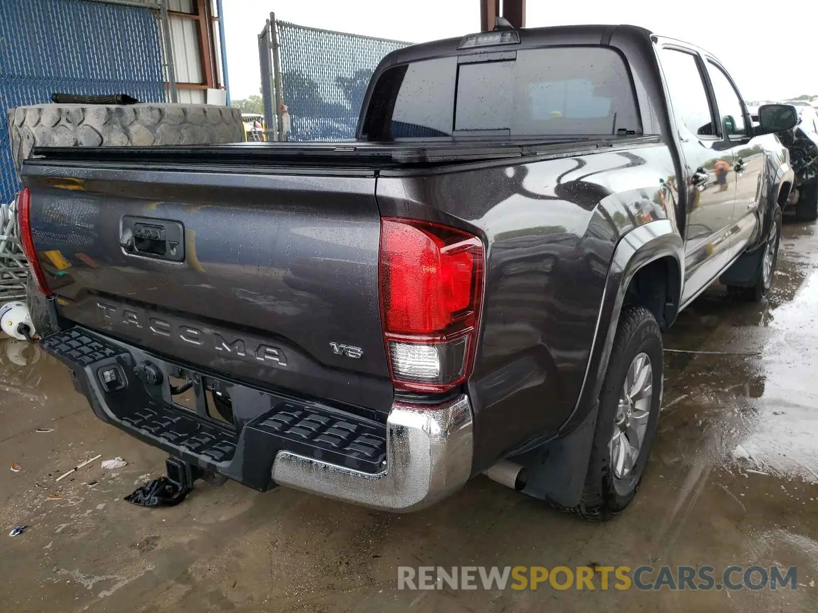 4 fotografías del automóvil dañado 5TFAZ5CN4KX076023 TOYOTA TACOMA 2019