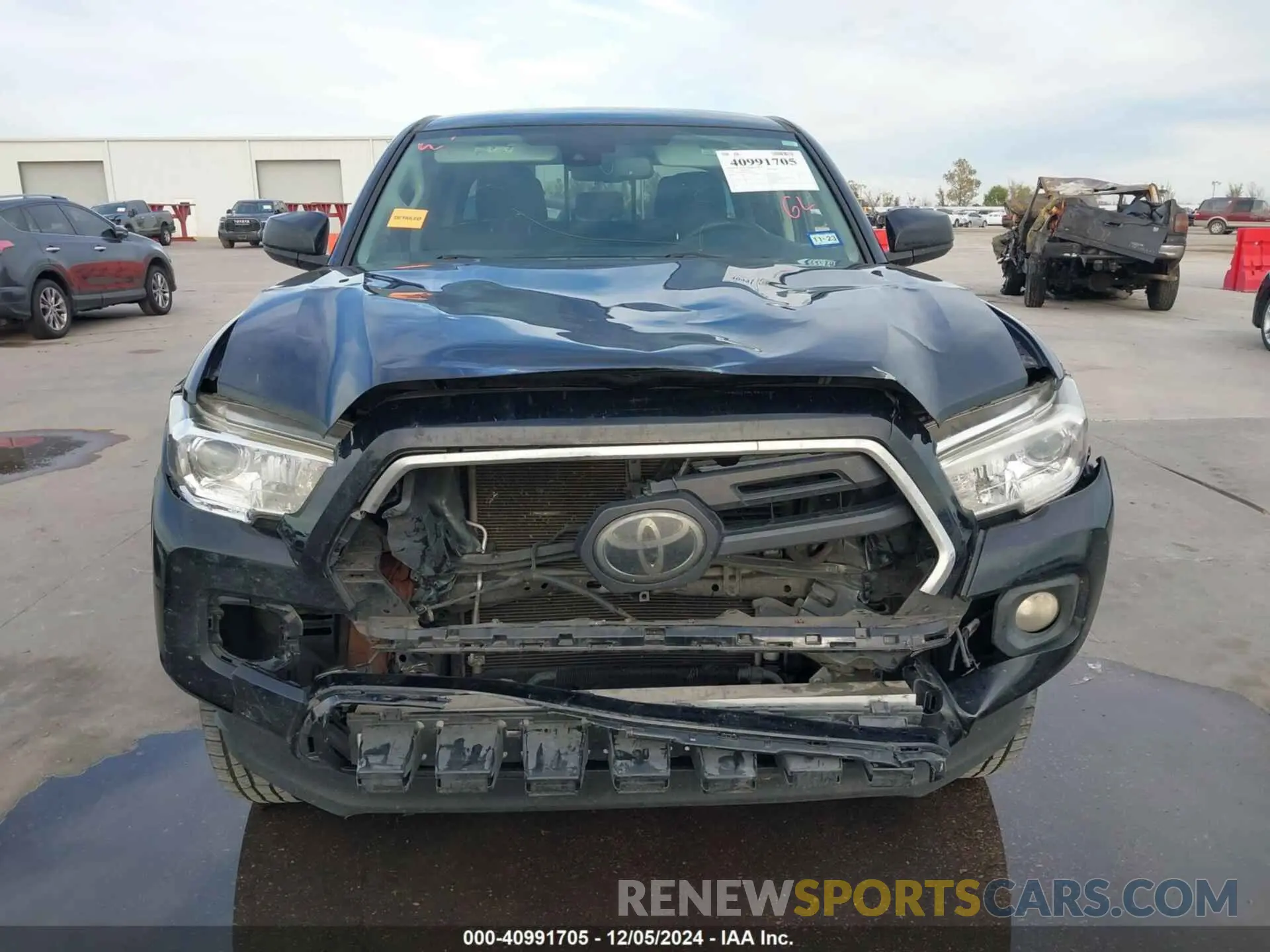 12 fotografías del automóvil dañado 5TFAZ5CN4KX076443 TOYOTA TACOMA 2019