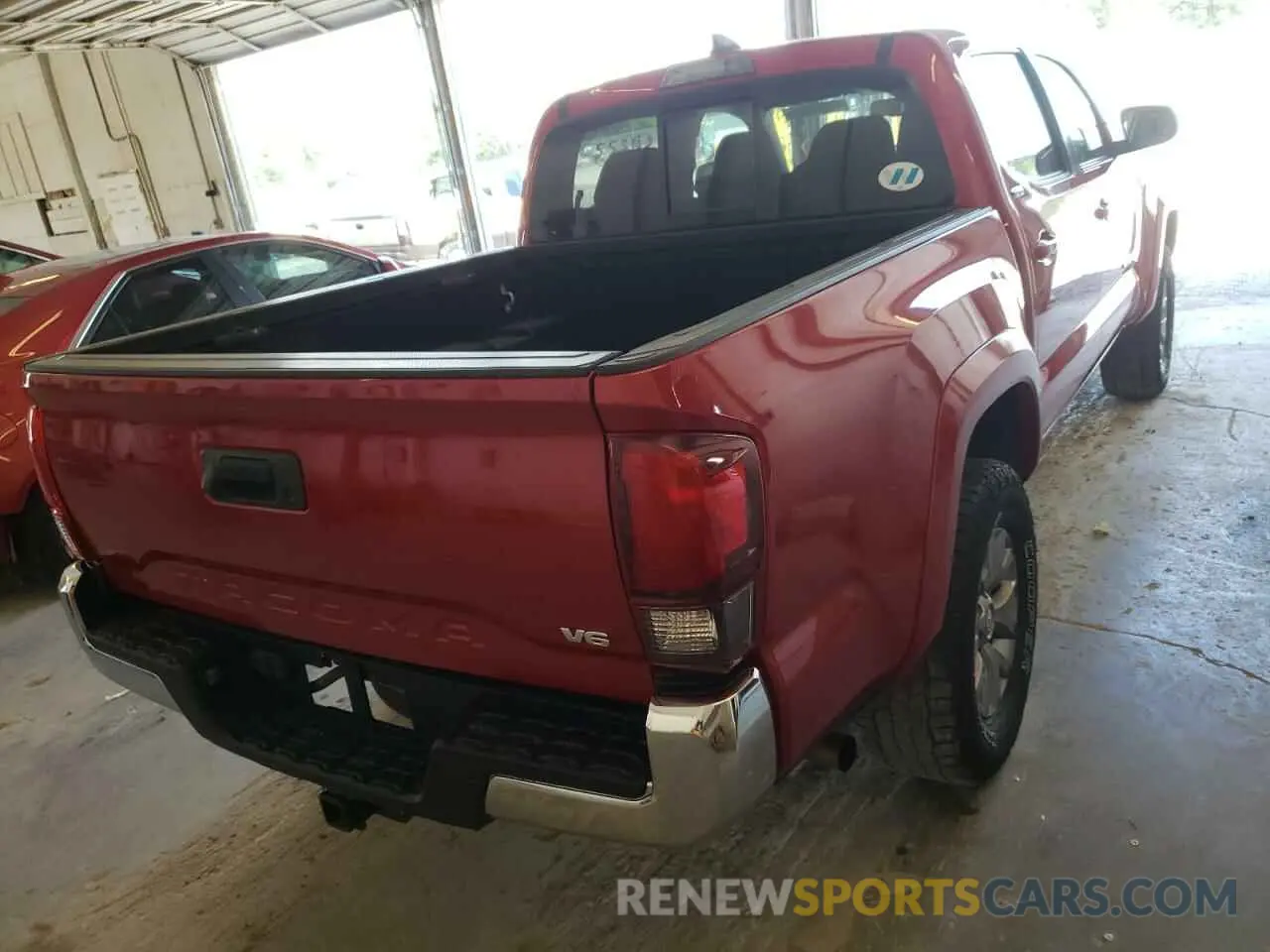 4 fotografías del automóvil dañado 5TFAZ5CN5KX078606 TOYOTA TACOMA 2019