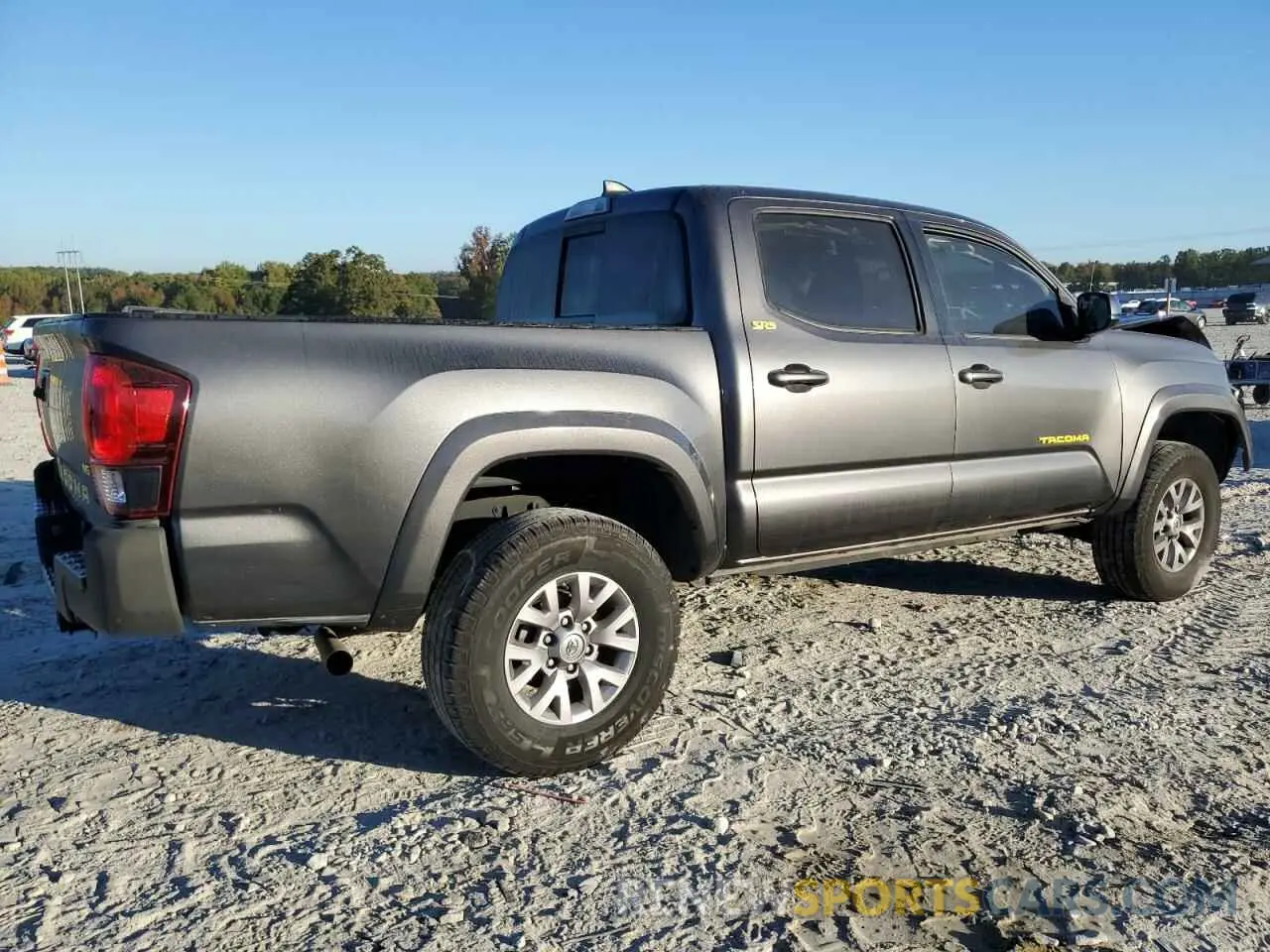 3 fotografías del automóvil dañado 5TFAZ5CN6KX077836 TOYOTA TACOMA 2019