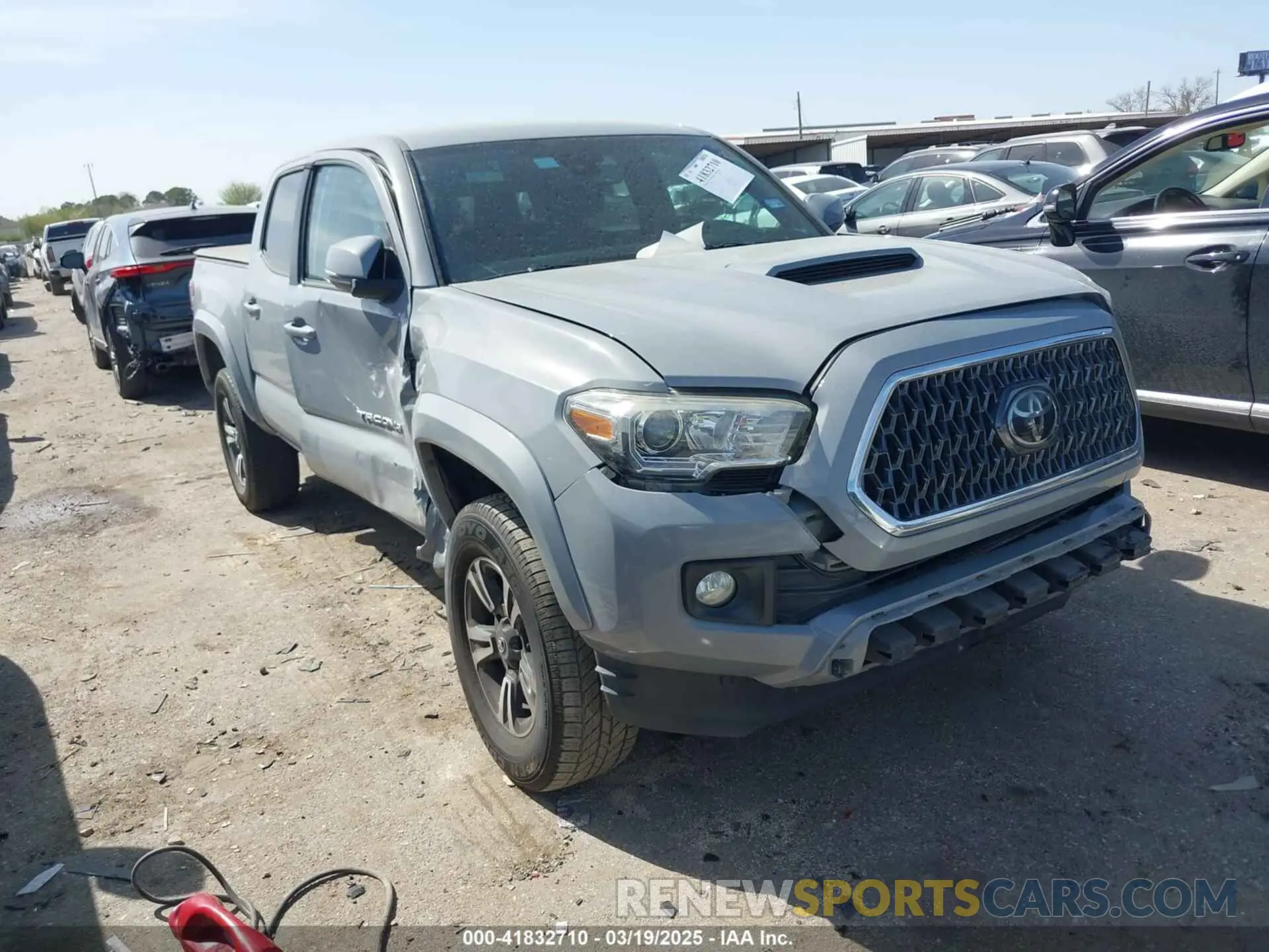 1 fotografías del automóvil dañado 5TFAZ5CN6KX082065 TOYOTA TACOMA 2019