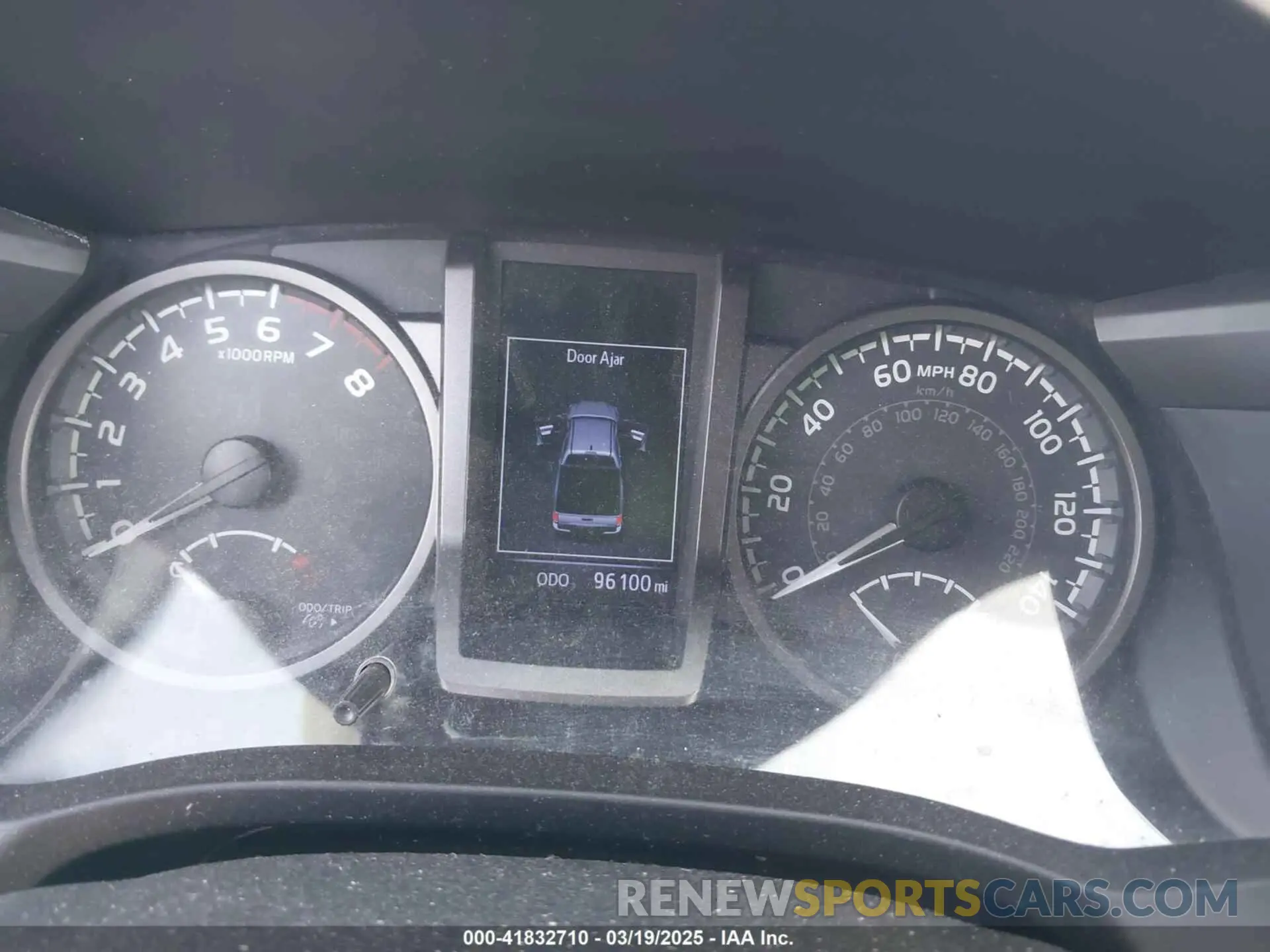 7 fotografías del automóvil dañado 5TFAZ5CN6KX082065 TOYOTA TACOMA 2019