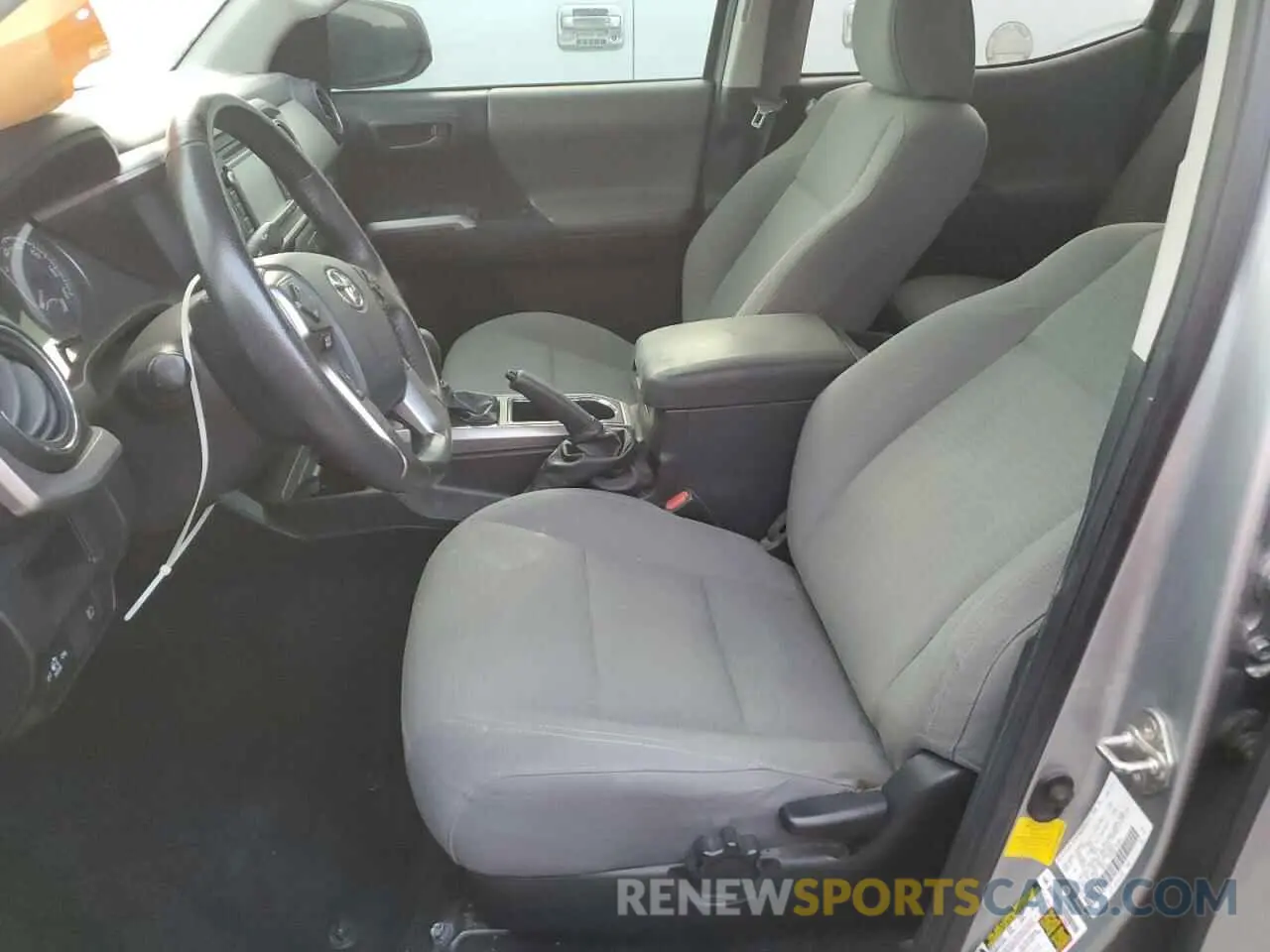7 fotografías del automóvil dañado 5TFAZ5CN7KX076520 TOYOTA TACOMA 2019