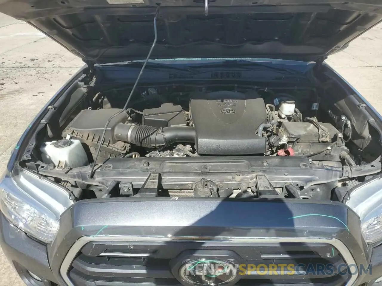 11 fotografías del automóvil dañado 5TFAZ5CN8KX085923 TOYOTA TACOMA 2019