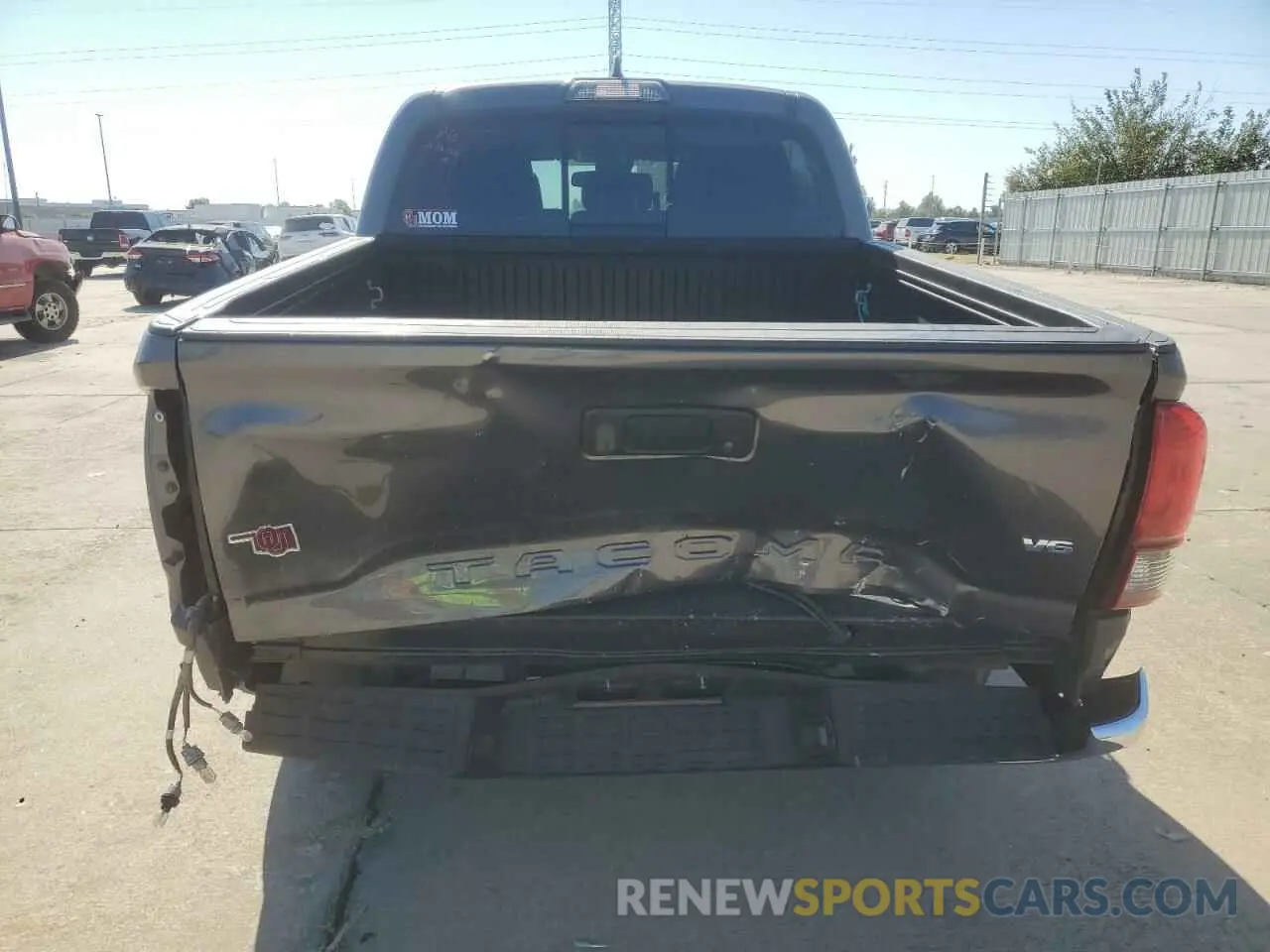 6 fotografías del automóvil dañado 5TFAZ5CN8KX085923 TOYOTA TACOMA 2019