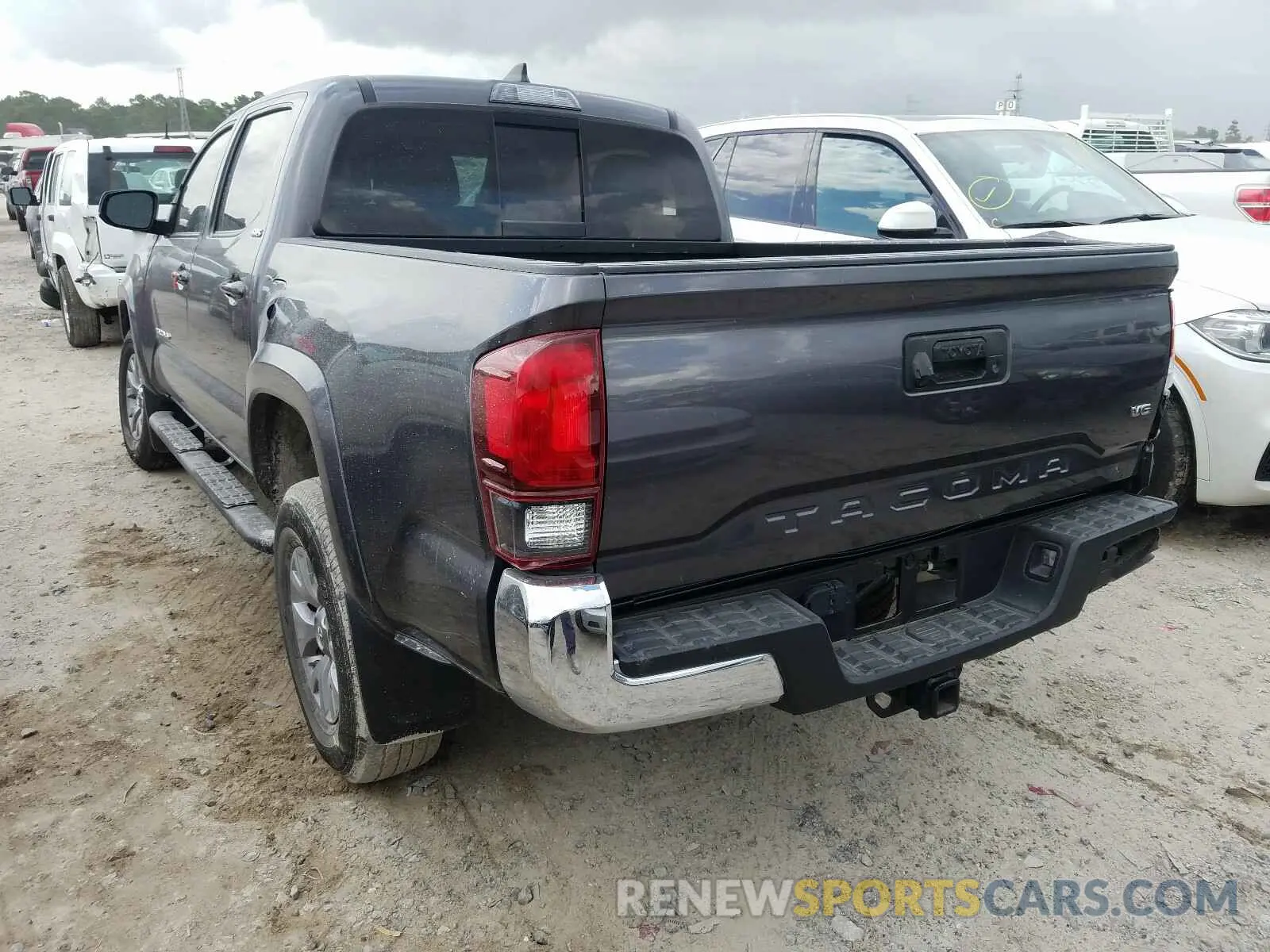 3 fotografías del automóvil dañado 5TFAZ5CNXKX080481 TOYOTA TACOMA 2019
