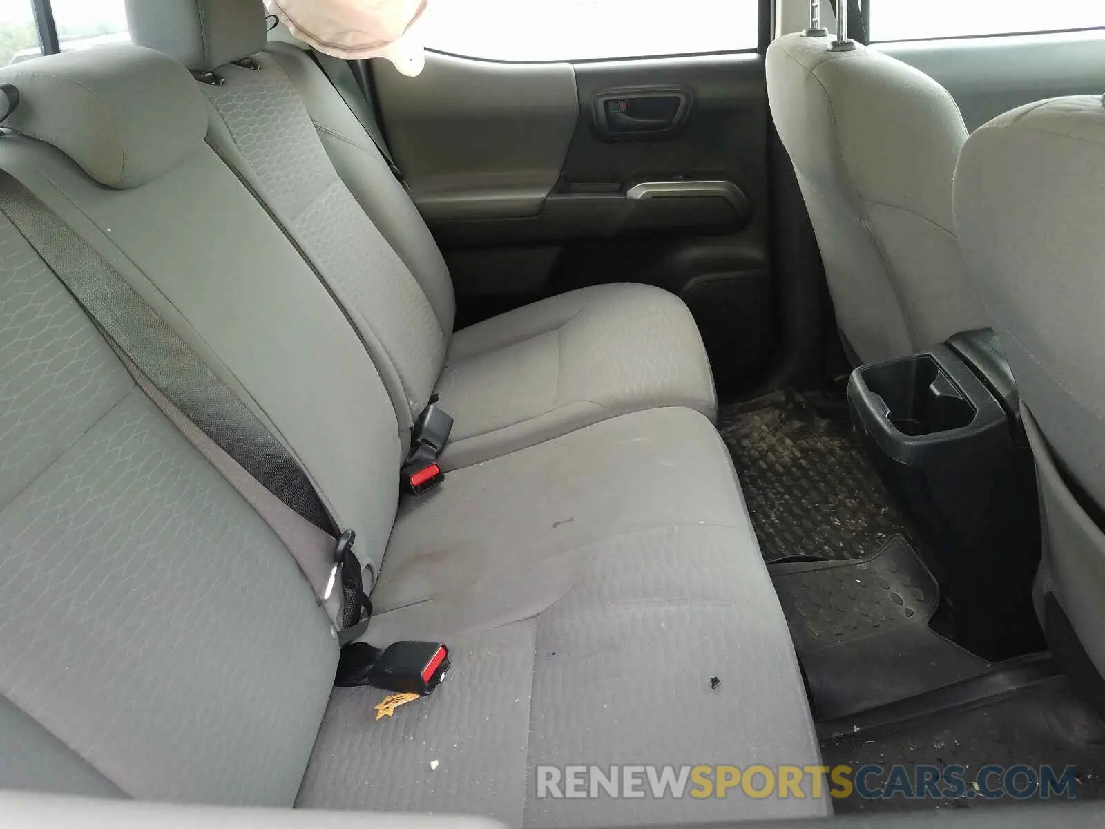 6 fotografías del automóvil dañado 5TFAZ5CNXKX080481 TOYOTA TACOMA 2019