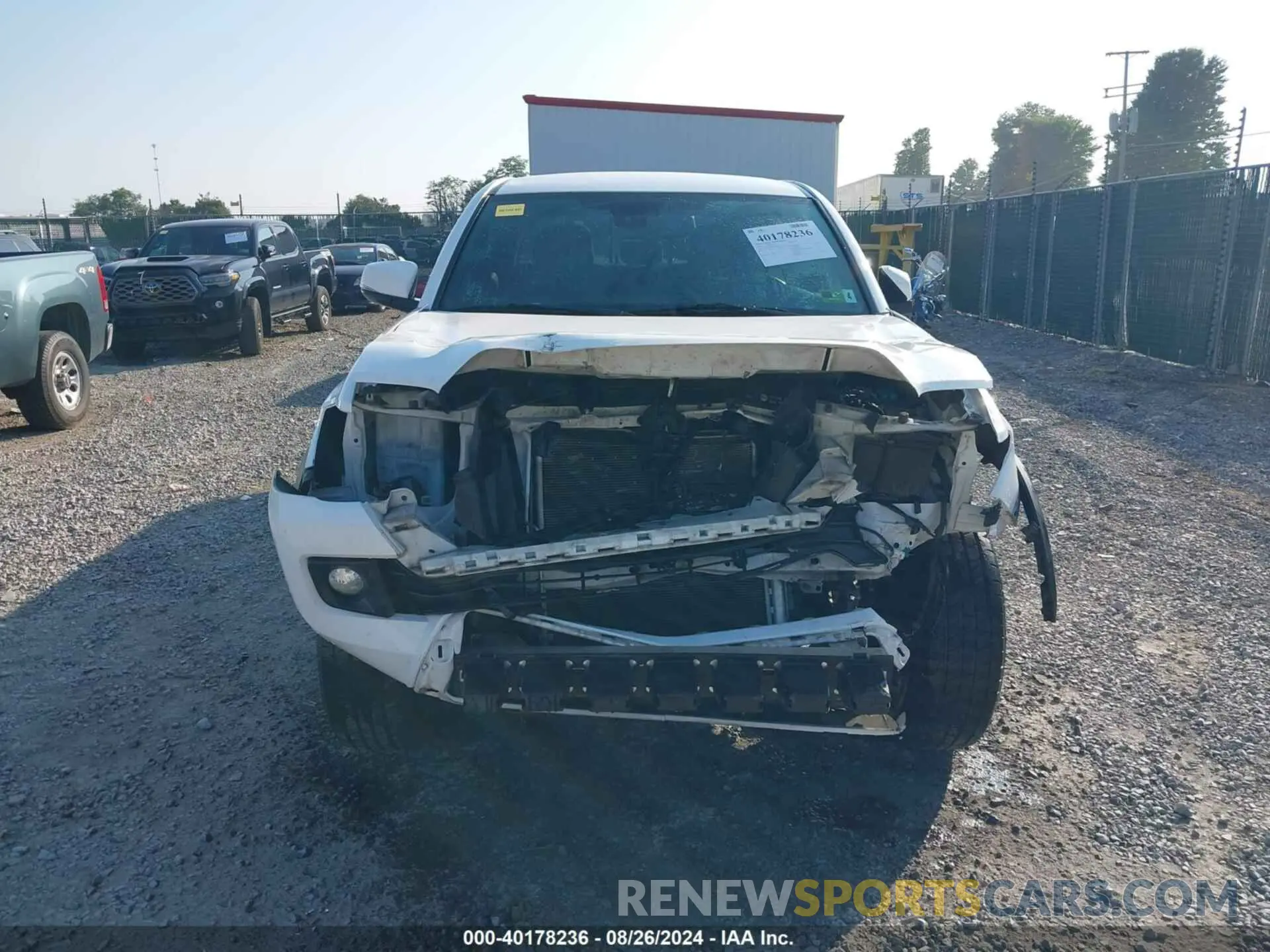 13 fotografías del automóvil dañado 5TFCZ5AN0KX172064 TOYOTA TACOMA 2019