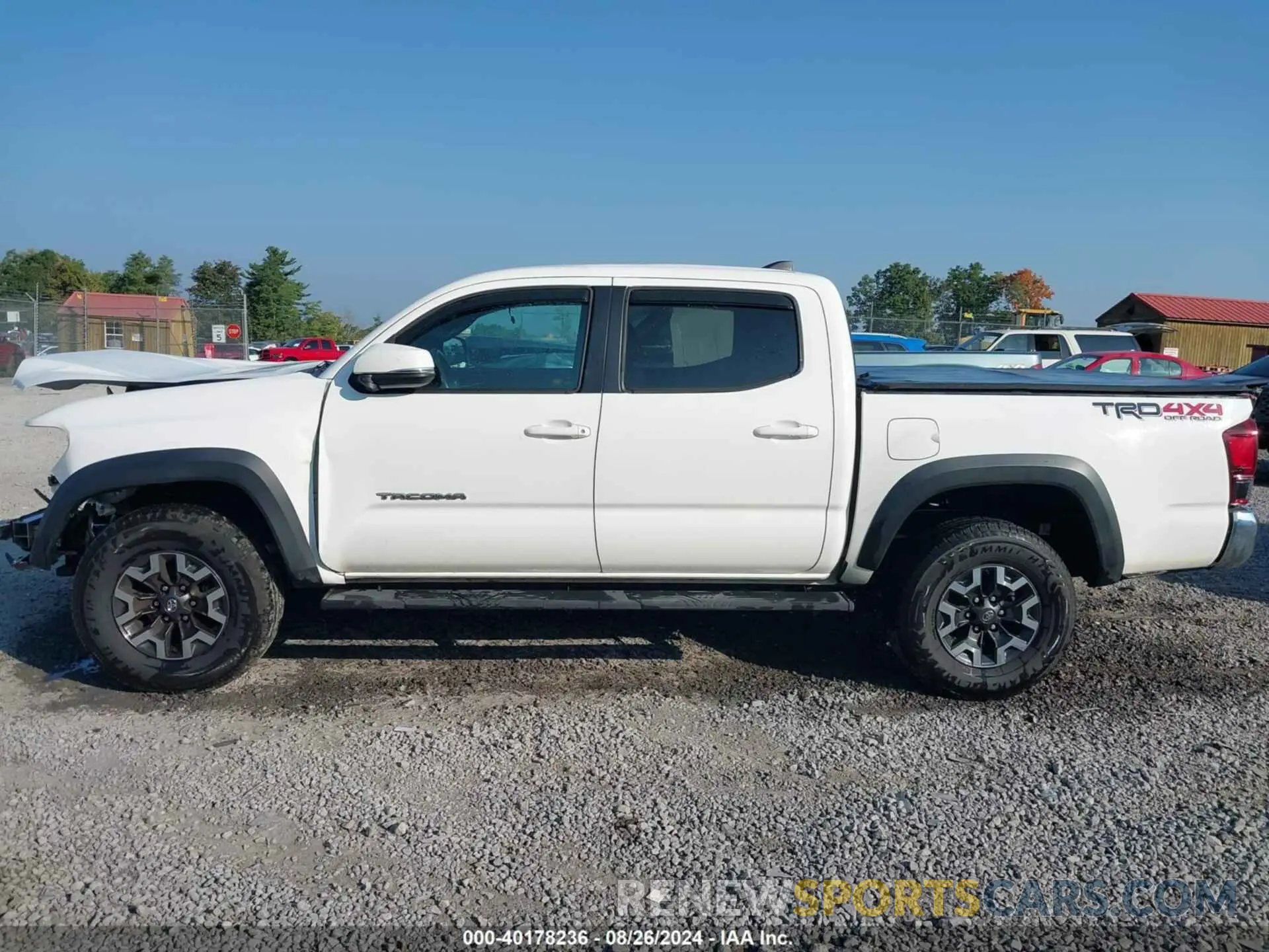 15 fotografías del automóvil dañado 5TFCZ5AN0KX172064 TOYOTA TACOMA 2019