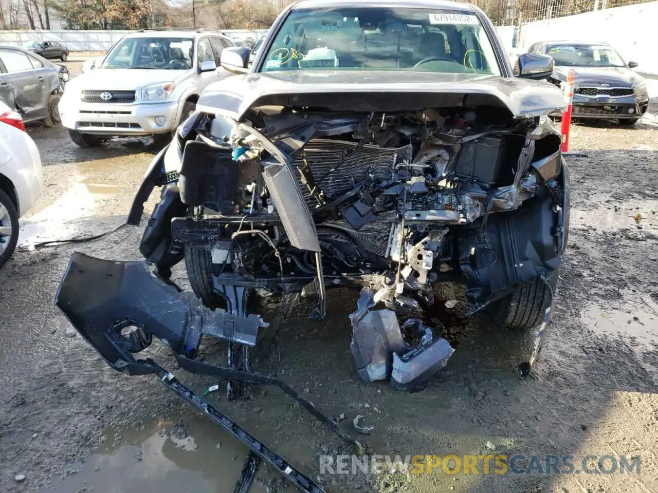 11 fotografías del automóvil dañado 5TFCZ5AN0KX183176 TOYOTA TACOMA 2019