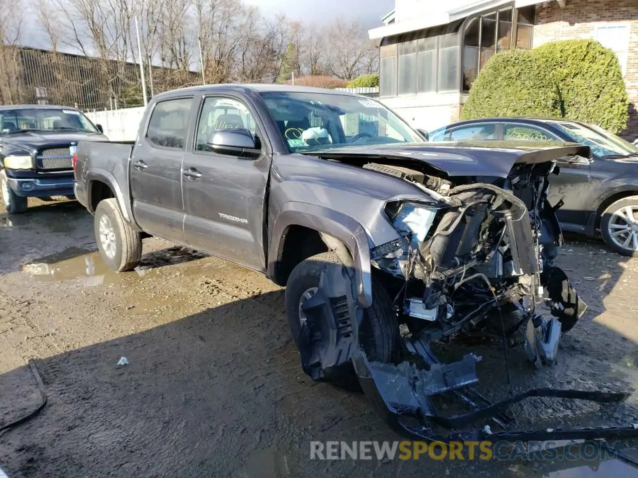 4 fotografías del automóvil dañado 5TFCZ5AN0KX183176 TOYOTA TACOMA 2019