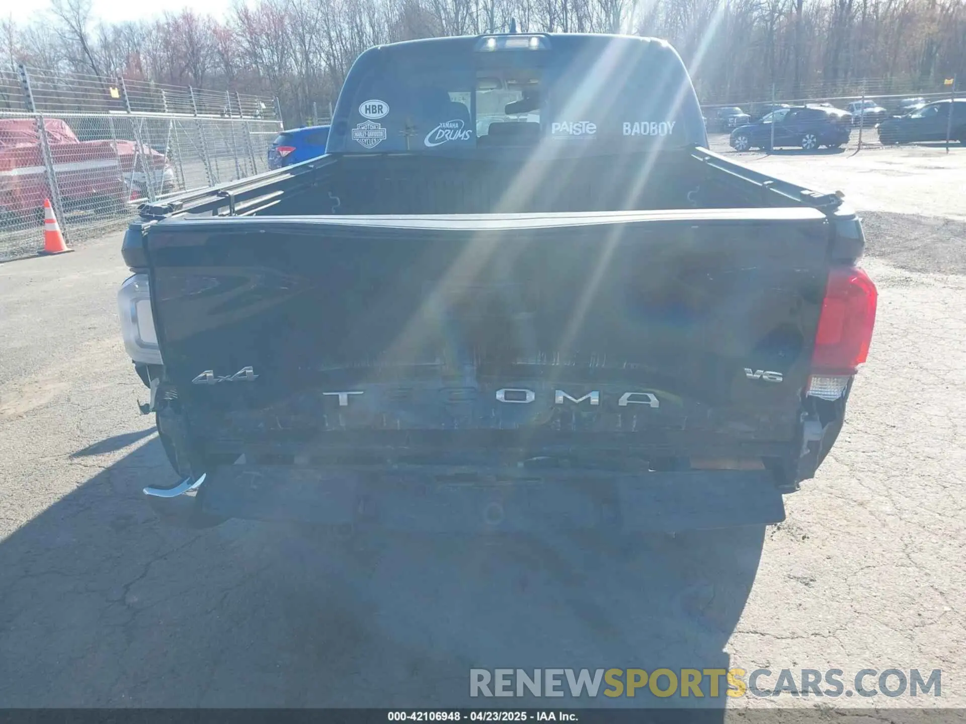 16 fotografías del automóvil dañado 5TFCZ5AN0KX195134 TOYOTA TACOMA 2019